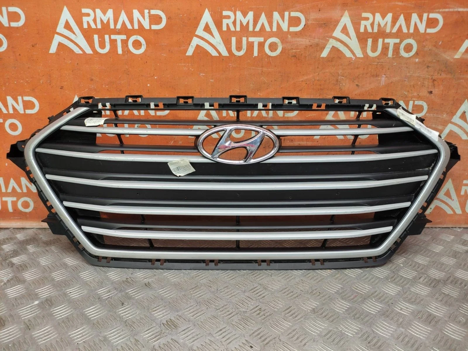 Решетка радиатора Hyundai Elantra 2015-2019 6 AD