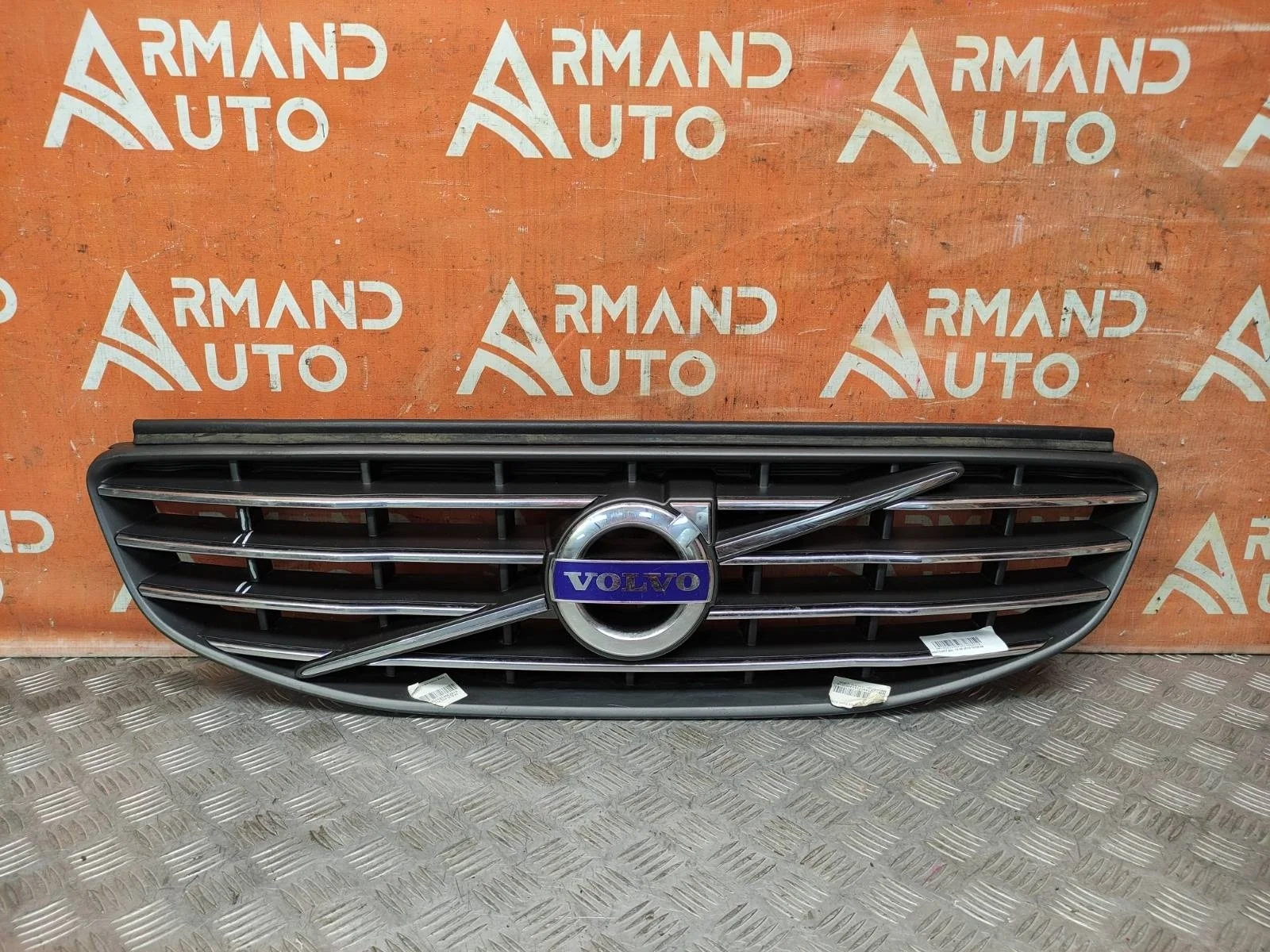 Решетка радиатора Volvo XC60 2013-2017