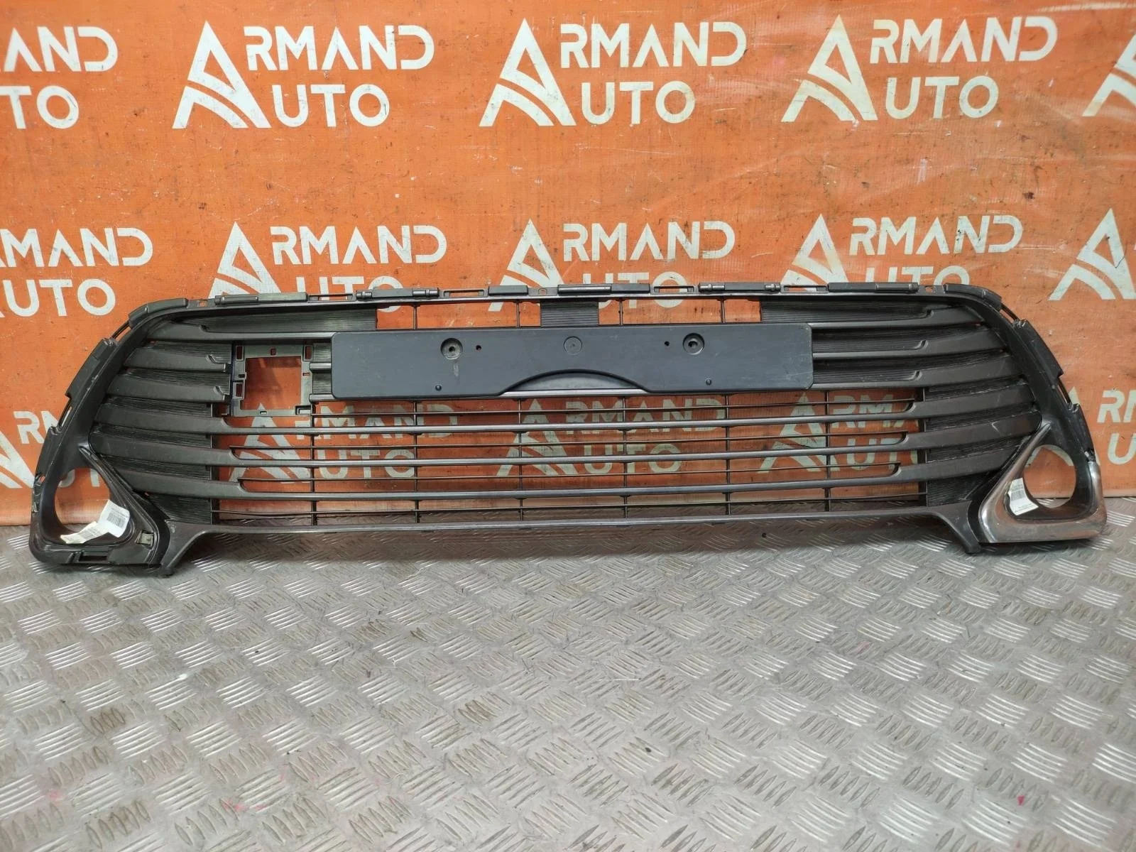 Решетка бампера Toyota Camry 2014-2017 XV50