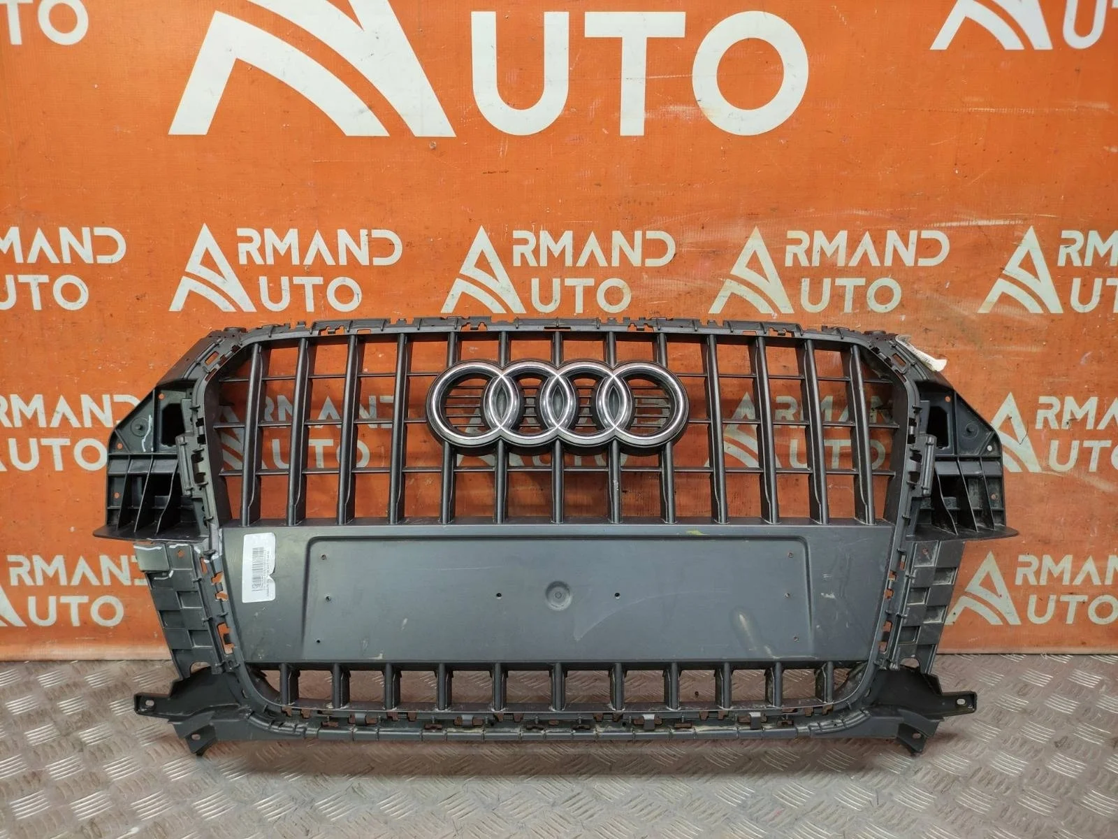 Решетка радиатора Audi Q3 2011-2014 8U