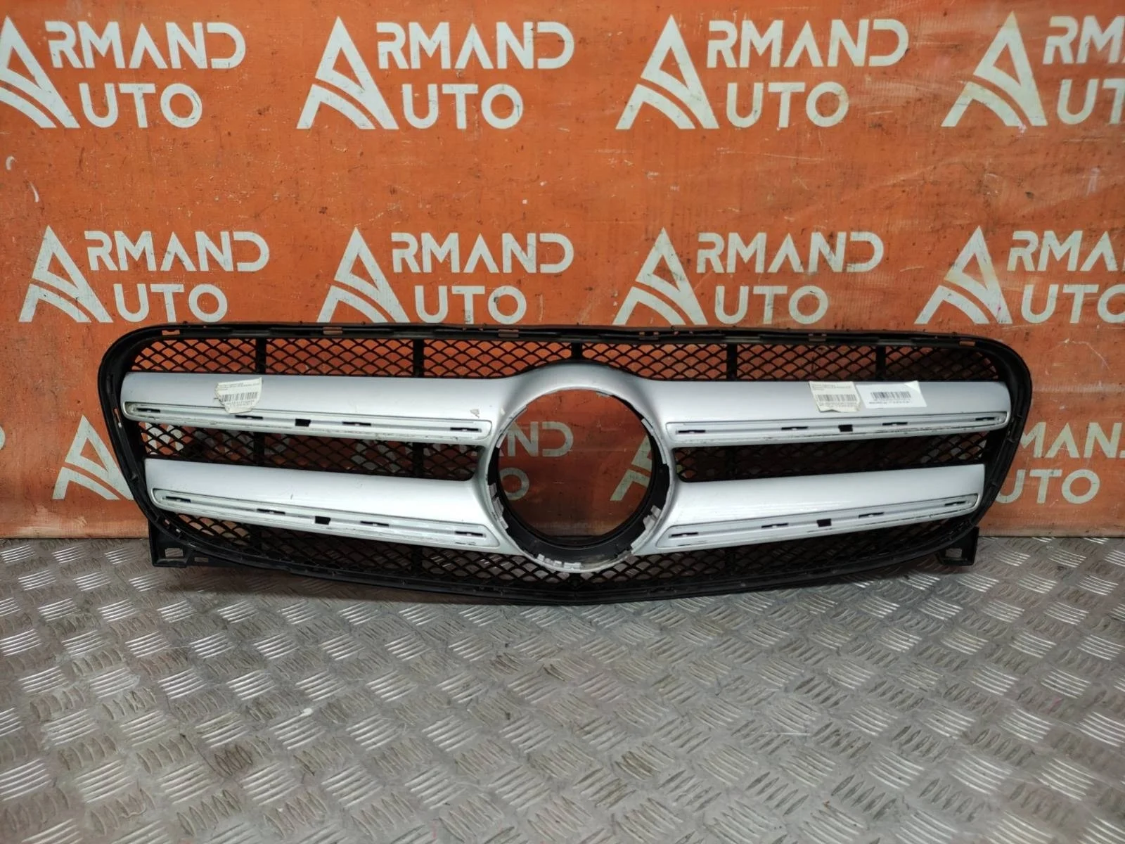 Решетка радиатора Mercedes GLA-Class 2013-2017 X156