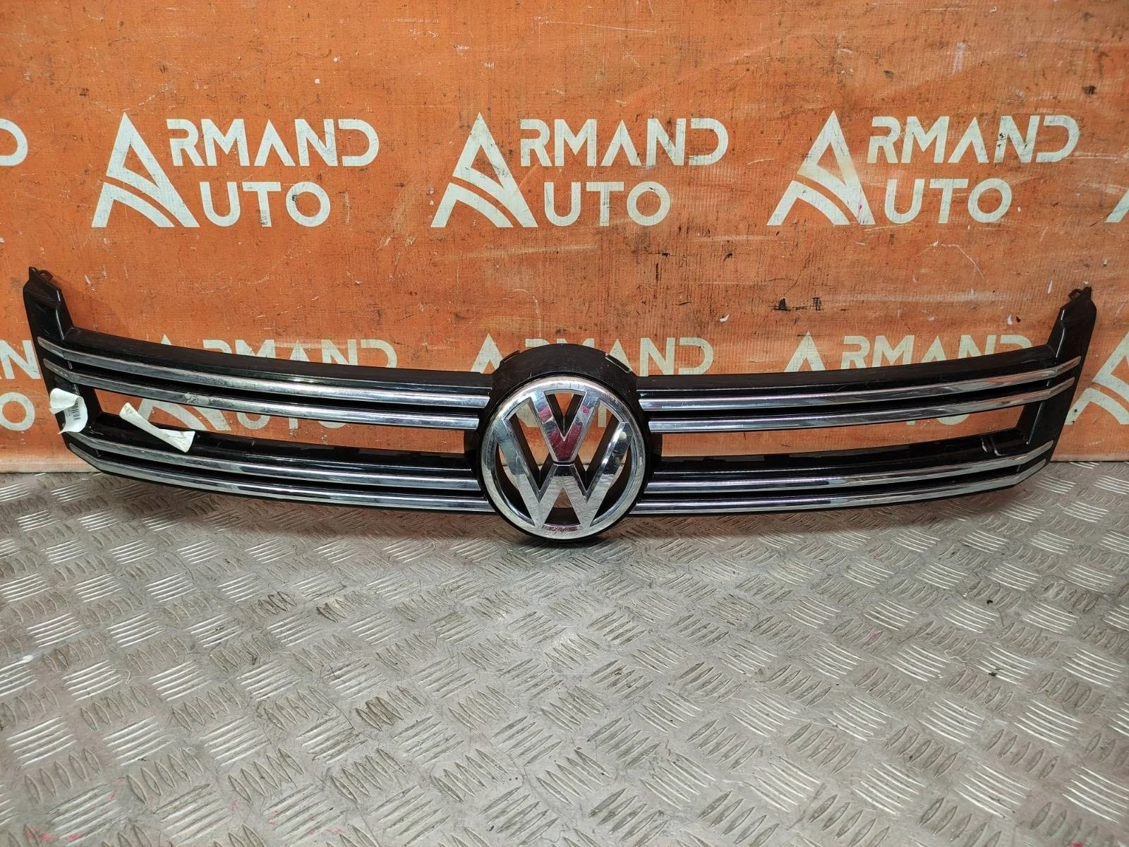 Накладка решетки радиатора Volkswagen Tiguan 2011-2016