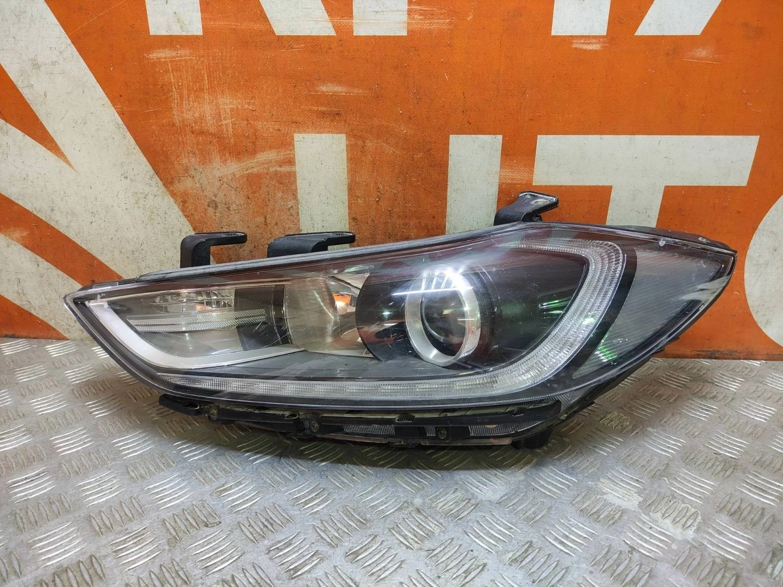 Фара HYUNDAI Elantra 2015-2019 6 AD