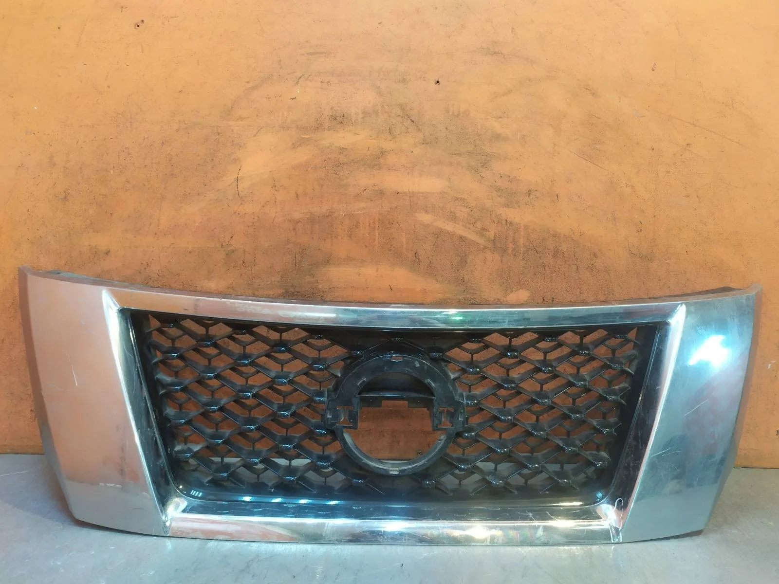 Решетка радиатора Nissan Pathfinder 2012-2017 4 R52