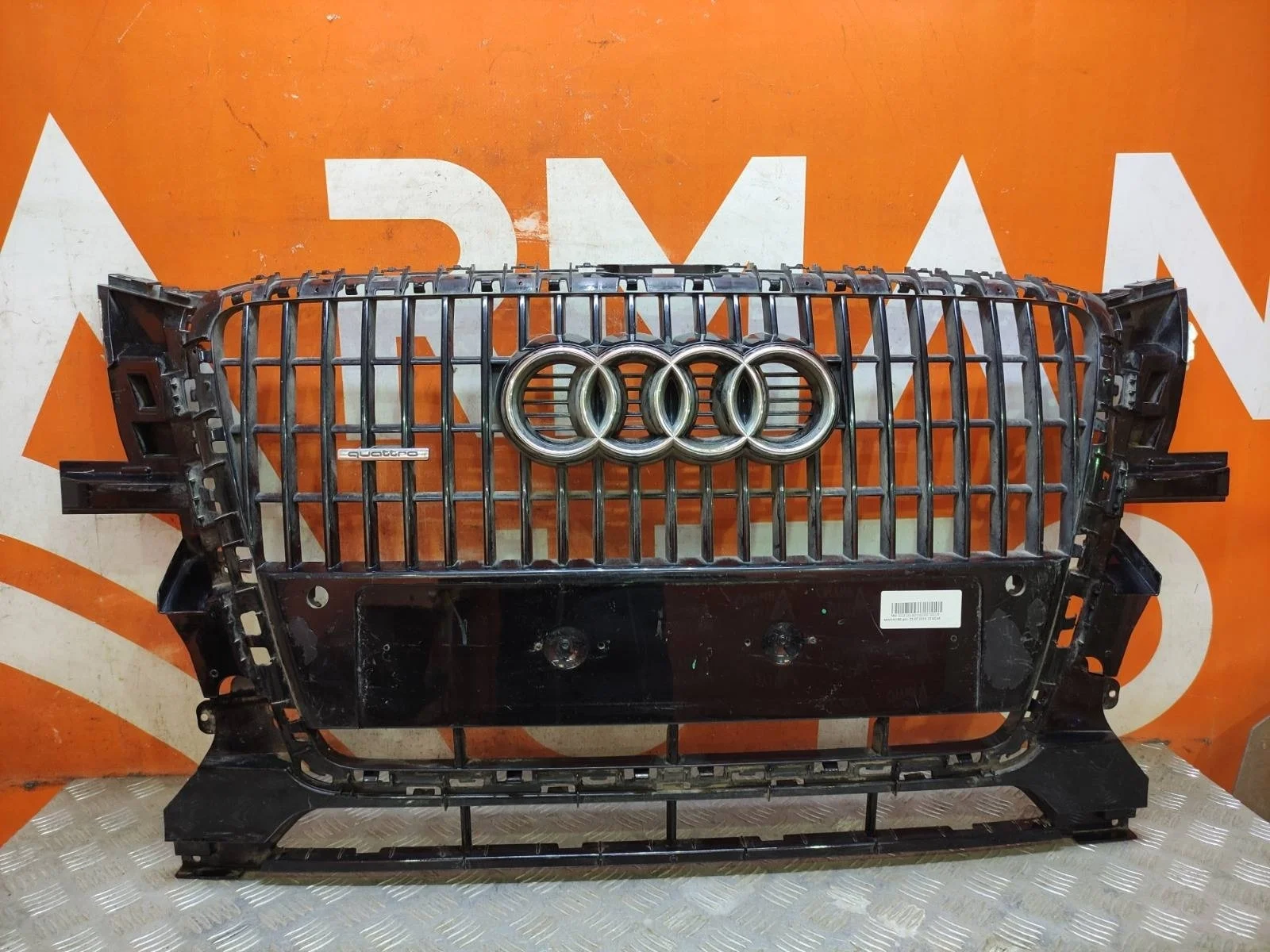 Решетка радиатора AUDI Q5 2008-2012 8R