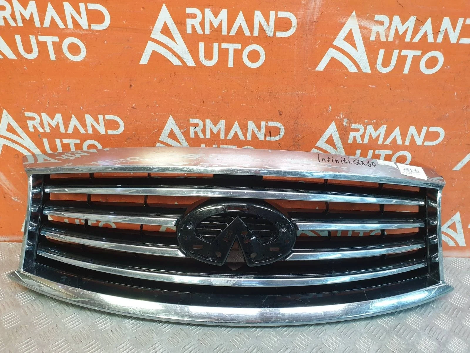 Решетка радиатора Infiniti QX60 2013-2016