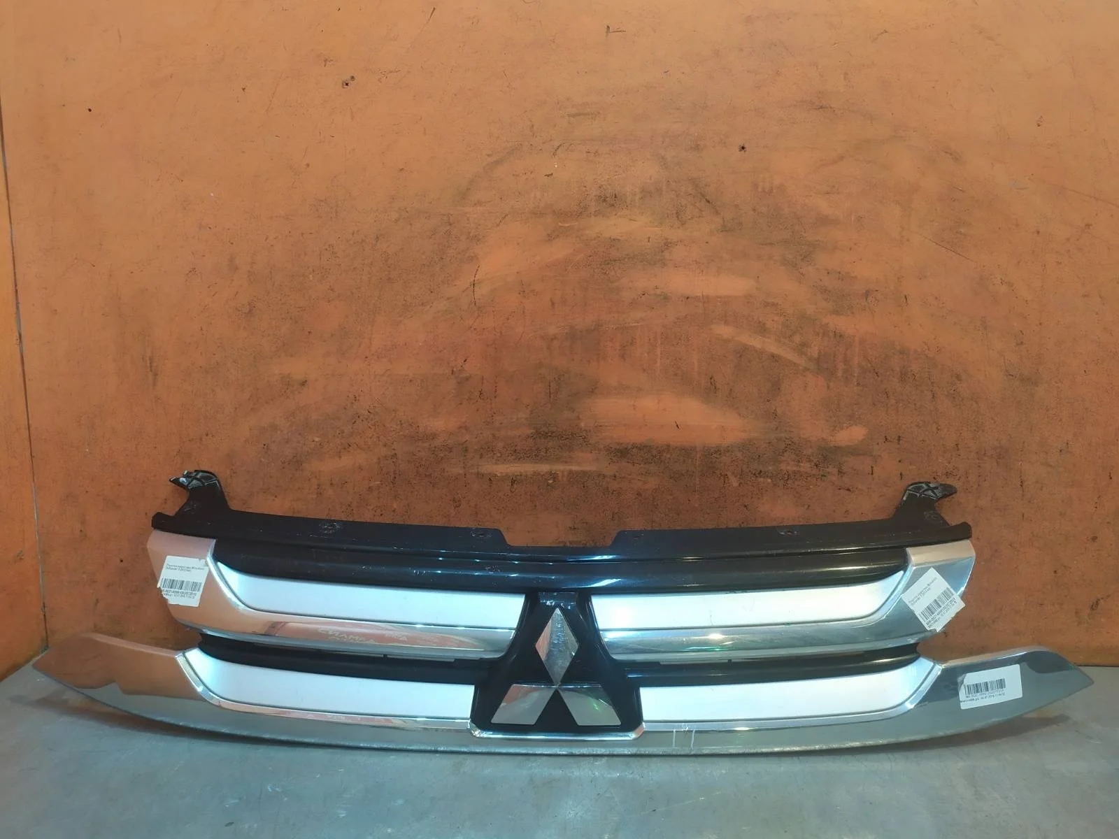 Решетка радиатора Mitsubishi Outlander 2015-2018 3
