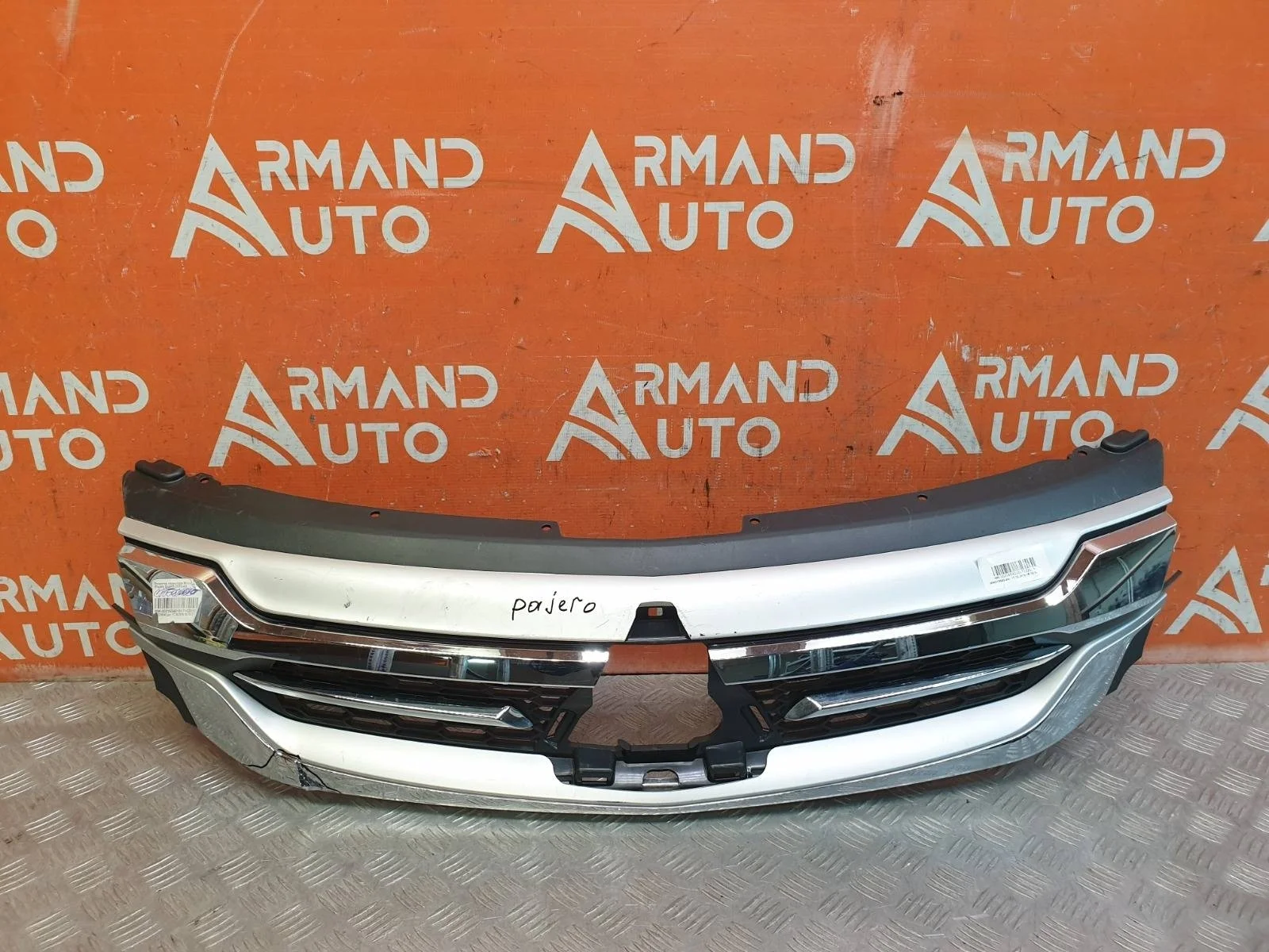 Решетка радиатора Mitsubishi Pajero Sport 2015-2021 3