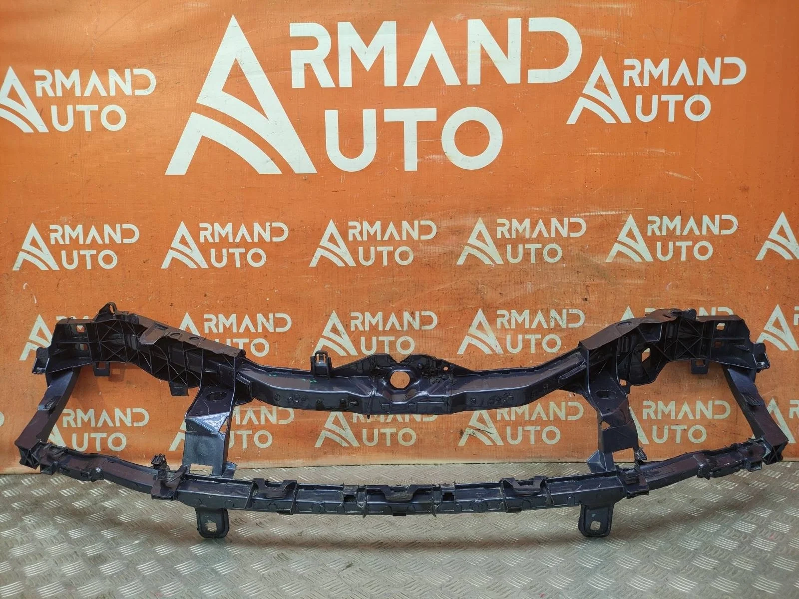 Панель передняя (суппорт радиатора) Ford Focus 2005-2011