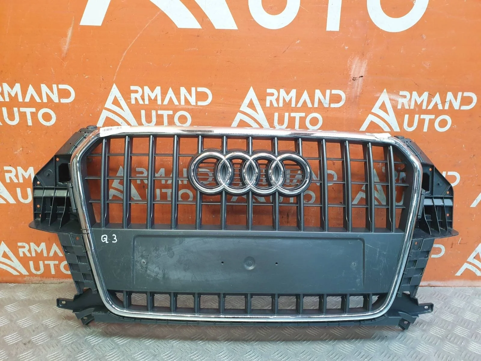 Решетка радиатора Audi Q3 2011-2014 8U