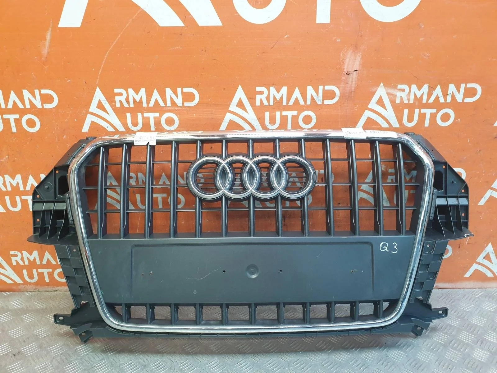 Решетка радиатора Audi Q3 2011-2014 8U