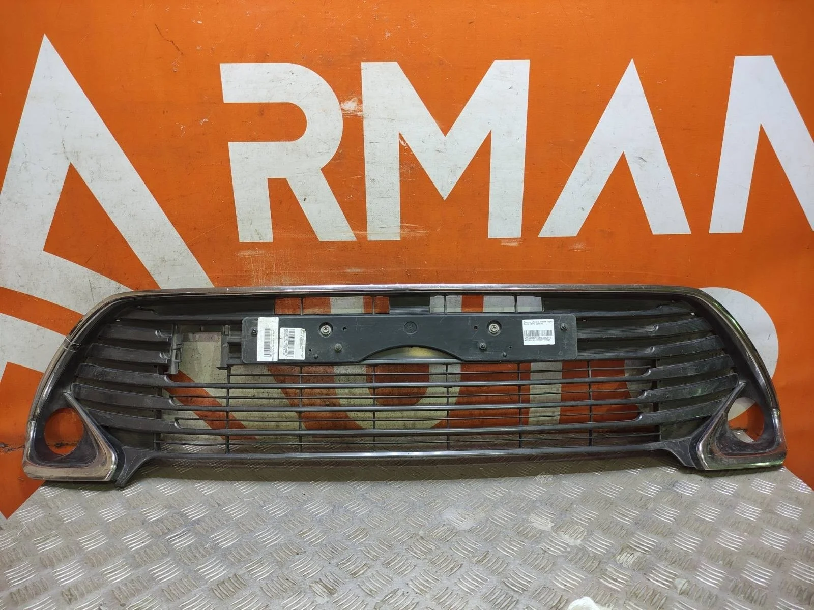 Решетка бампера Toyota Camry 2014-2017 XV50