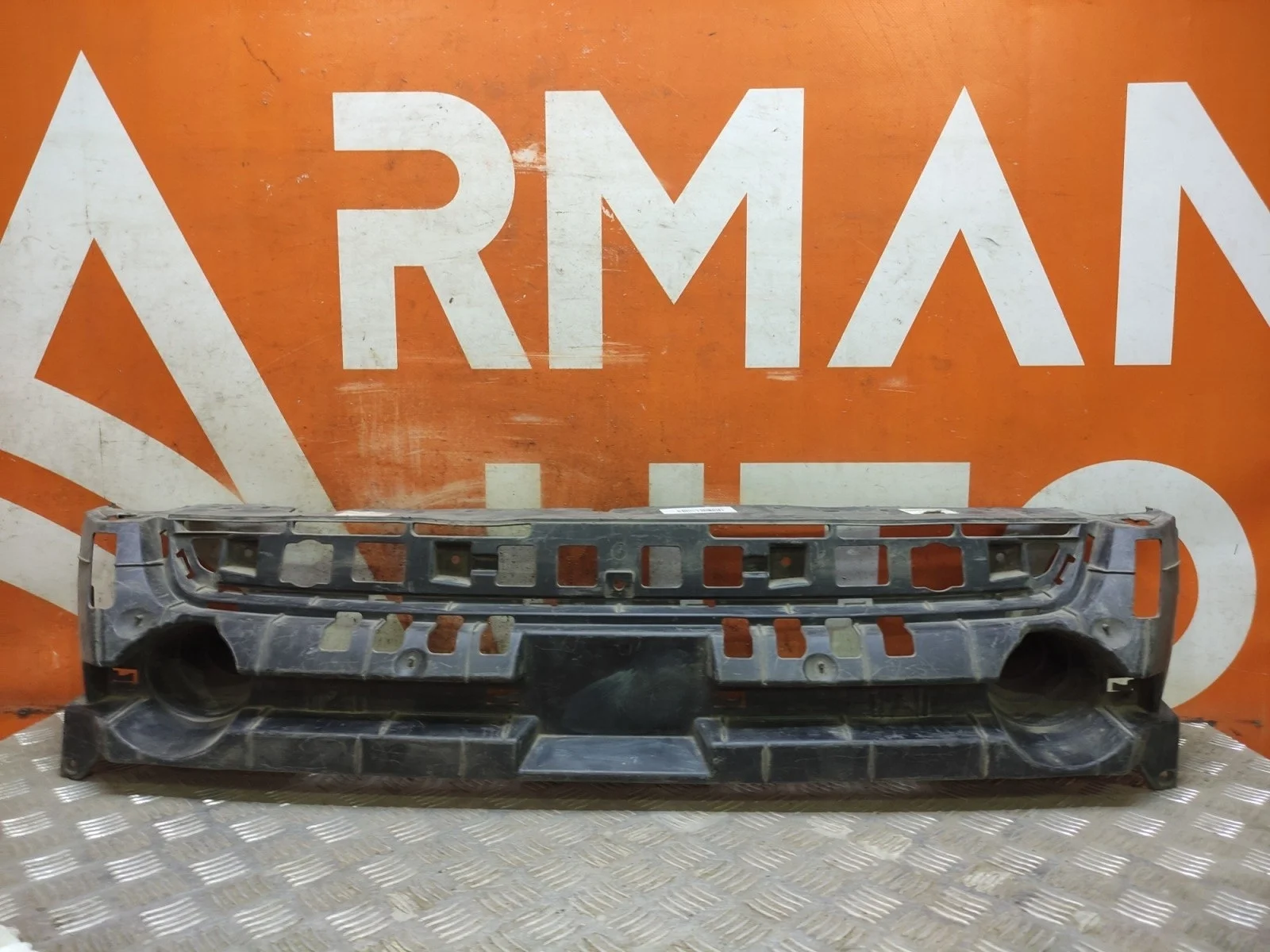 Кронштейн решетки радиатора Ford Kuga 2012-2016 CBS