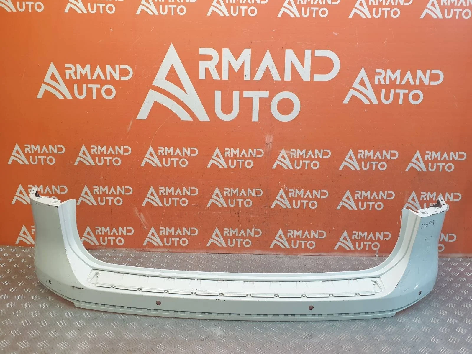 Бампер Volkswagen Touareg 2010-2014