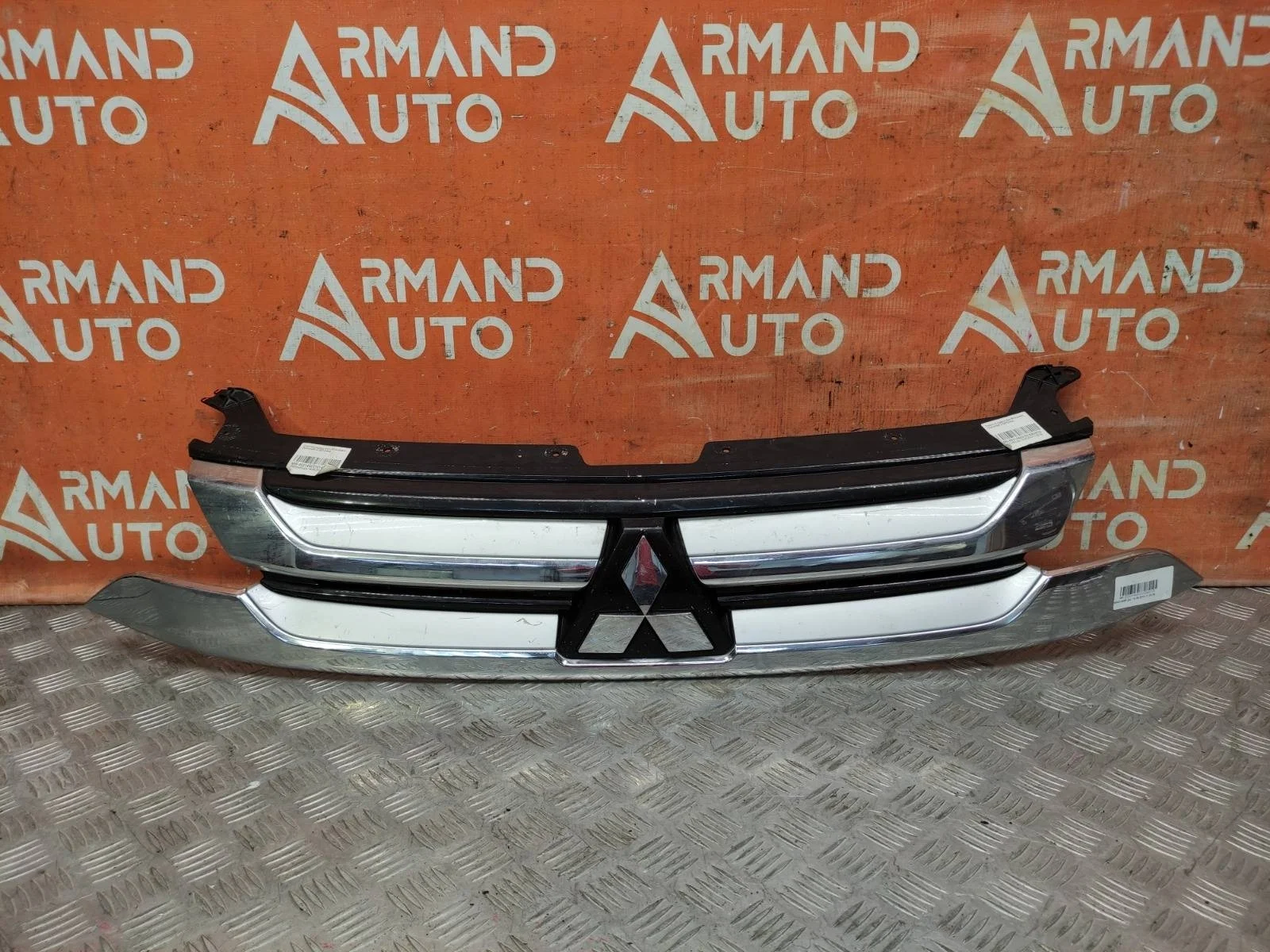 Решетка радиатора Mitsubishi Outlander 2015-2018 3