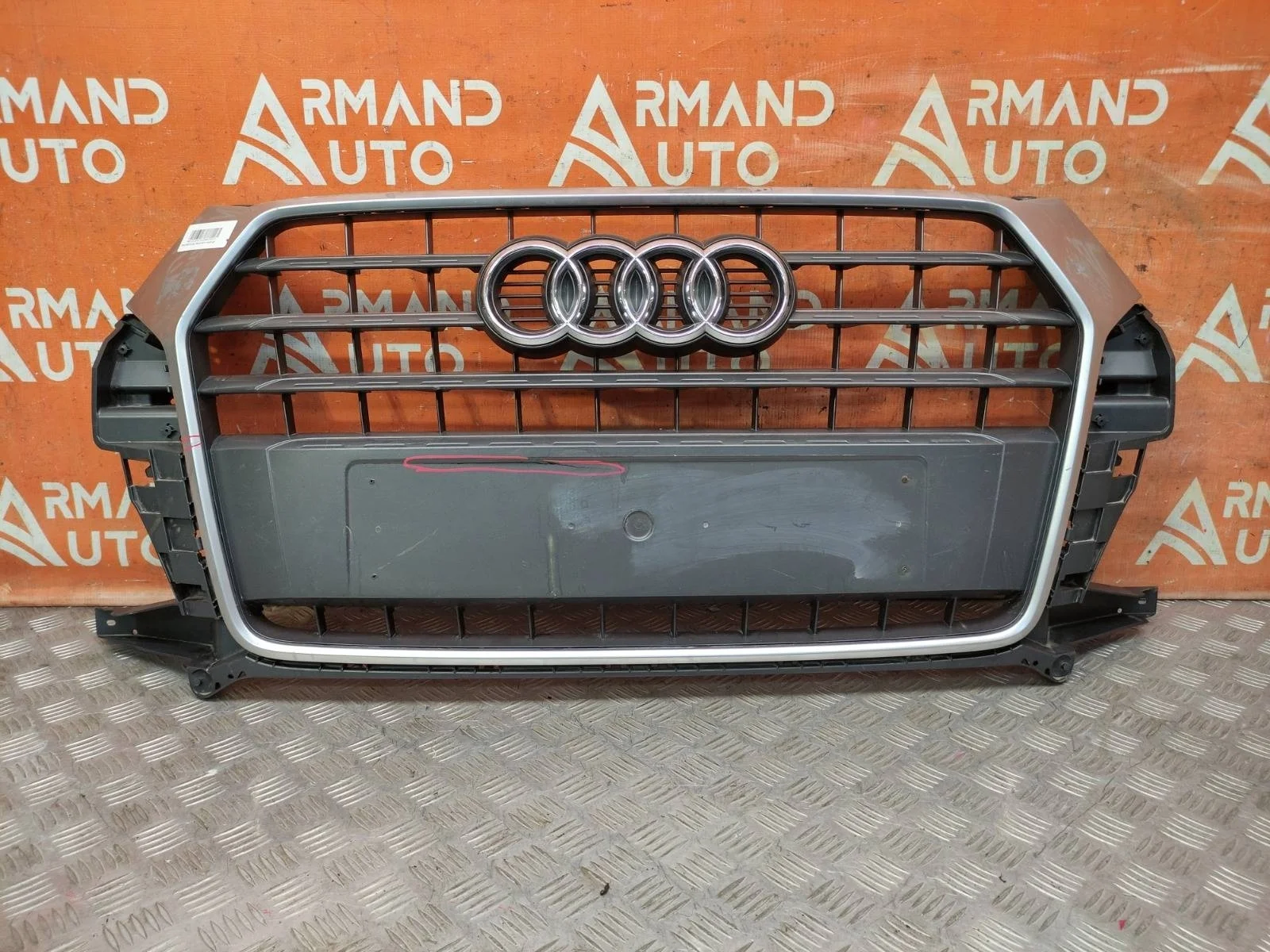 Решетка радиатора Audi Q3 2014-2018 8U