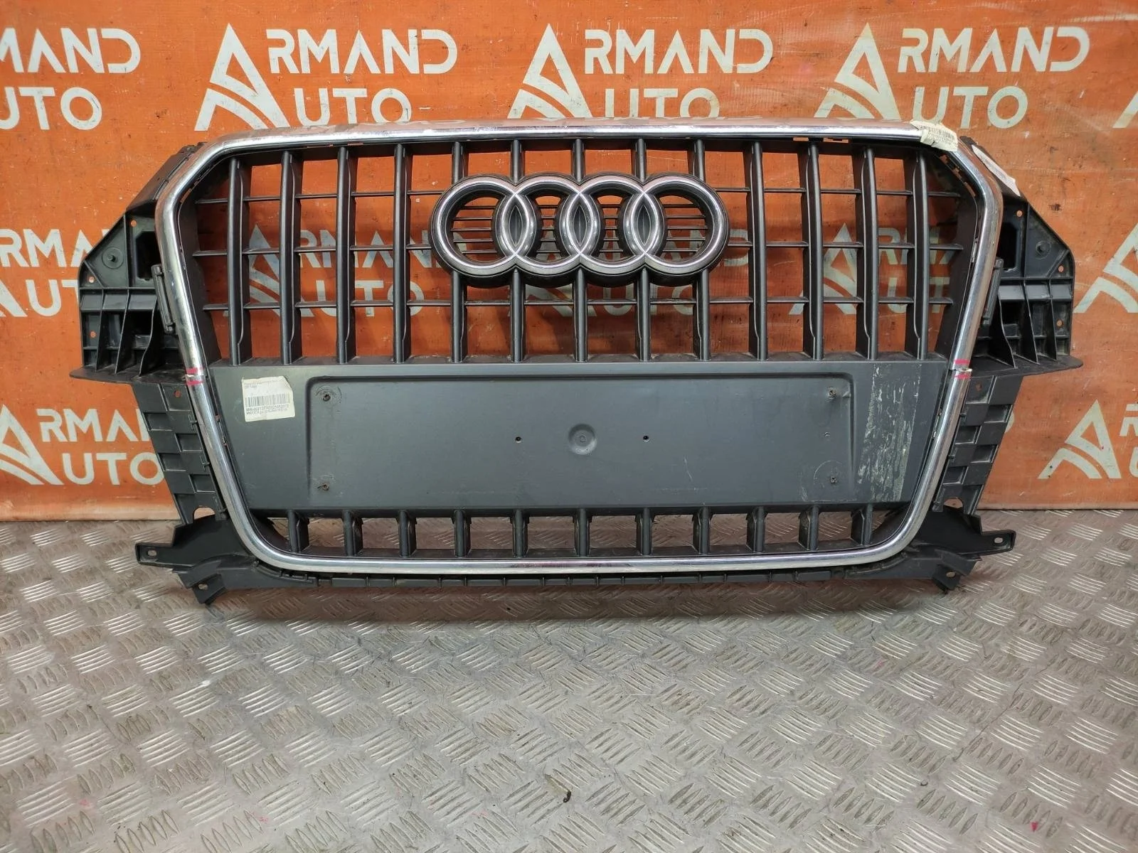 Решетка радиатора Audi Q3 2011-2014 8U