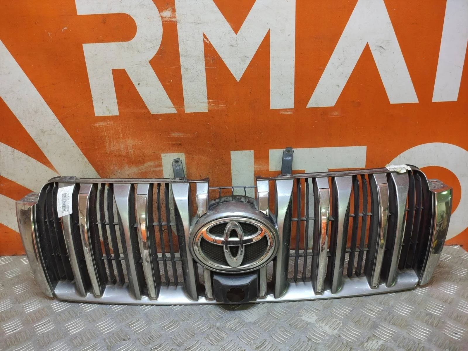 Решетка радиатора TOYOTA Land Cruiser Prado 2009-2013 150