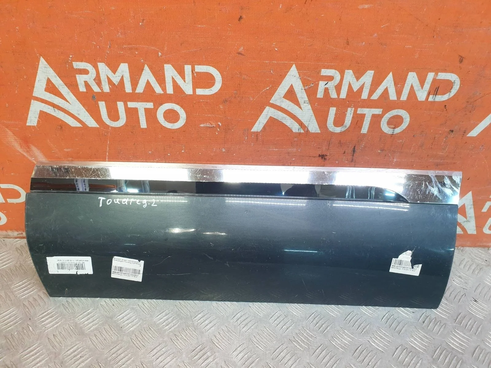 Молдинг двери Volkswagen Touareg 2010-2018