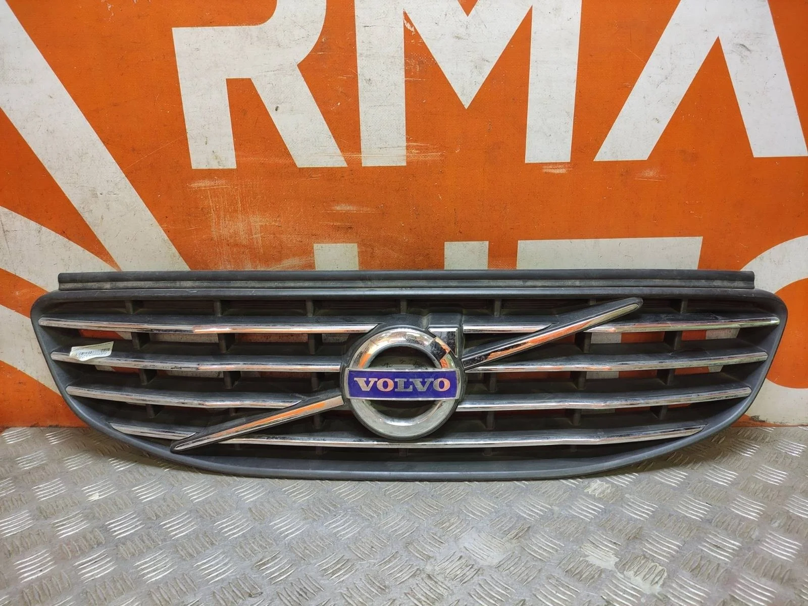 Решетка радиатора Volvo XC60 2013-2017