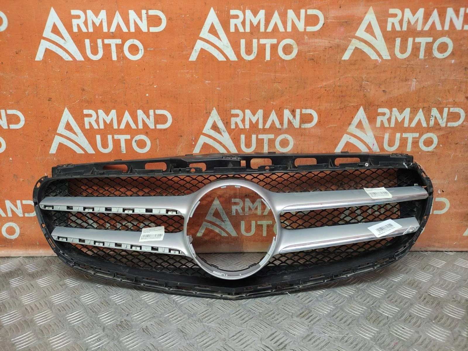 Решетка радиатора Mercedes -Class 2013-2016 W212, S212