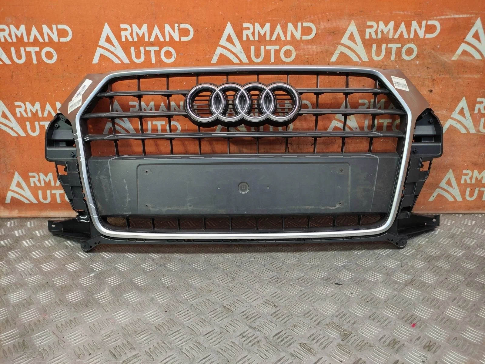 Решетка радиатора Audi Q3 2014-2018 8U
