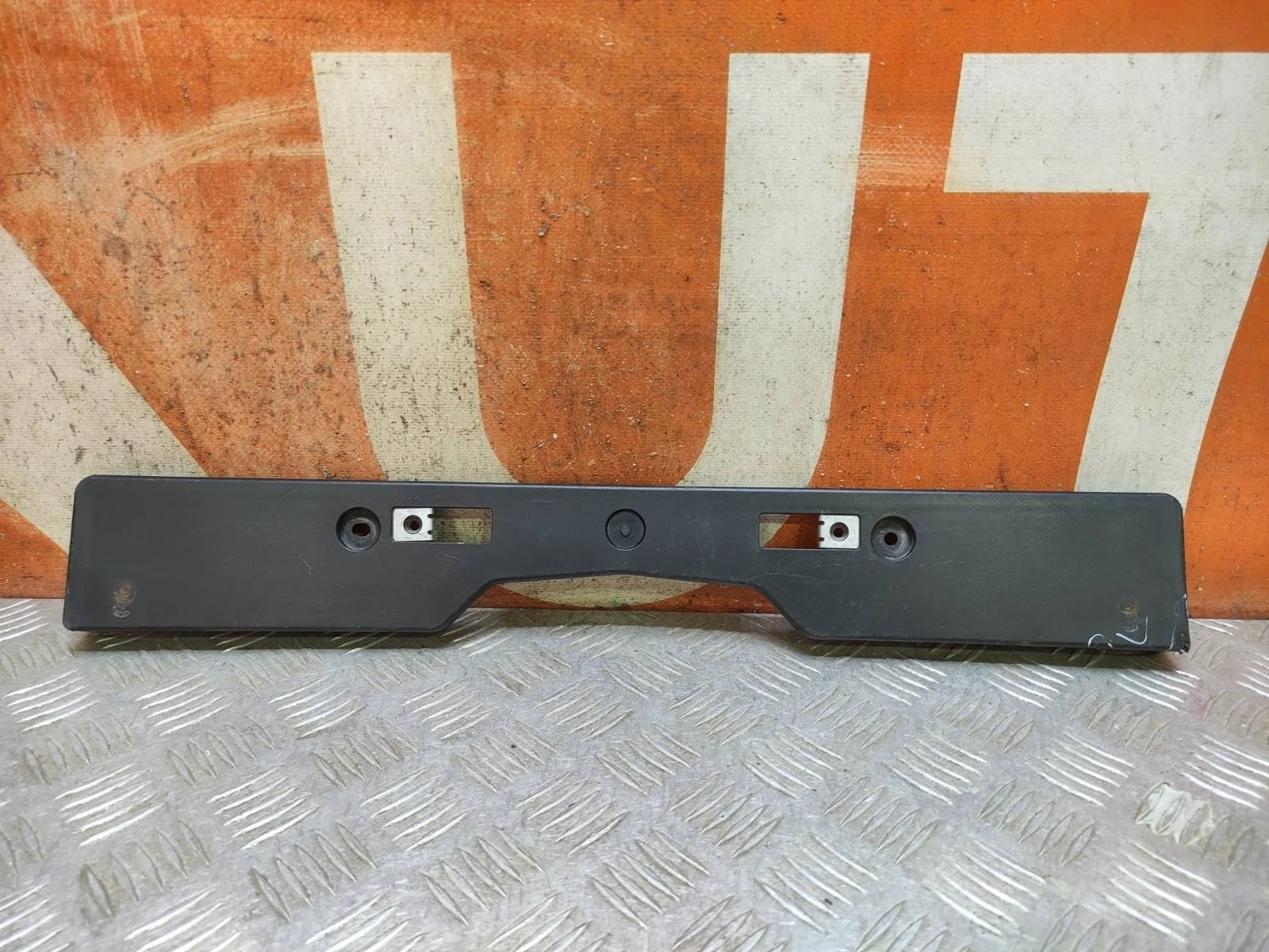 Площадка под гос номер Toyota RAV4 2015-2019 CA40