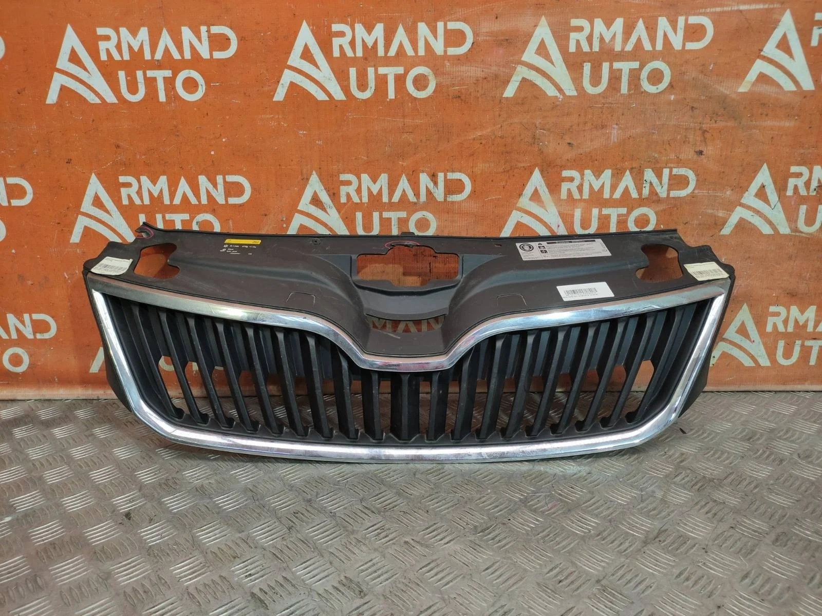 Решетка радиатора Skoda Rapid 2014-2020