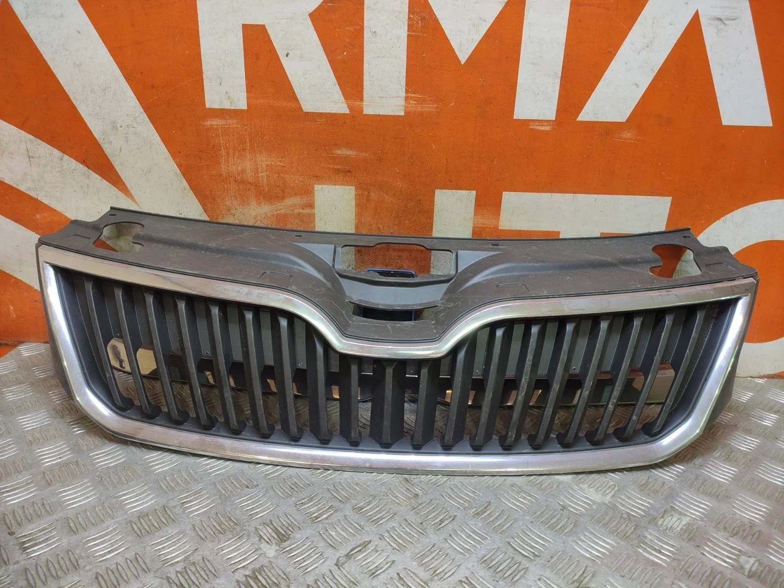 Решетка радиатора SKODA Rapid 2014-2020