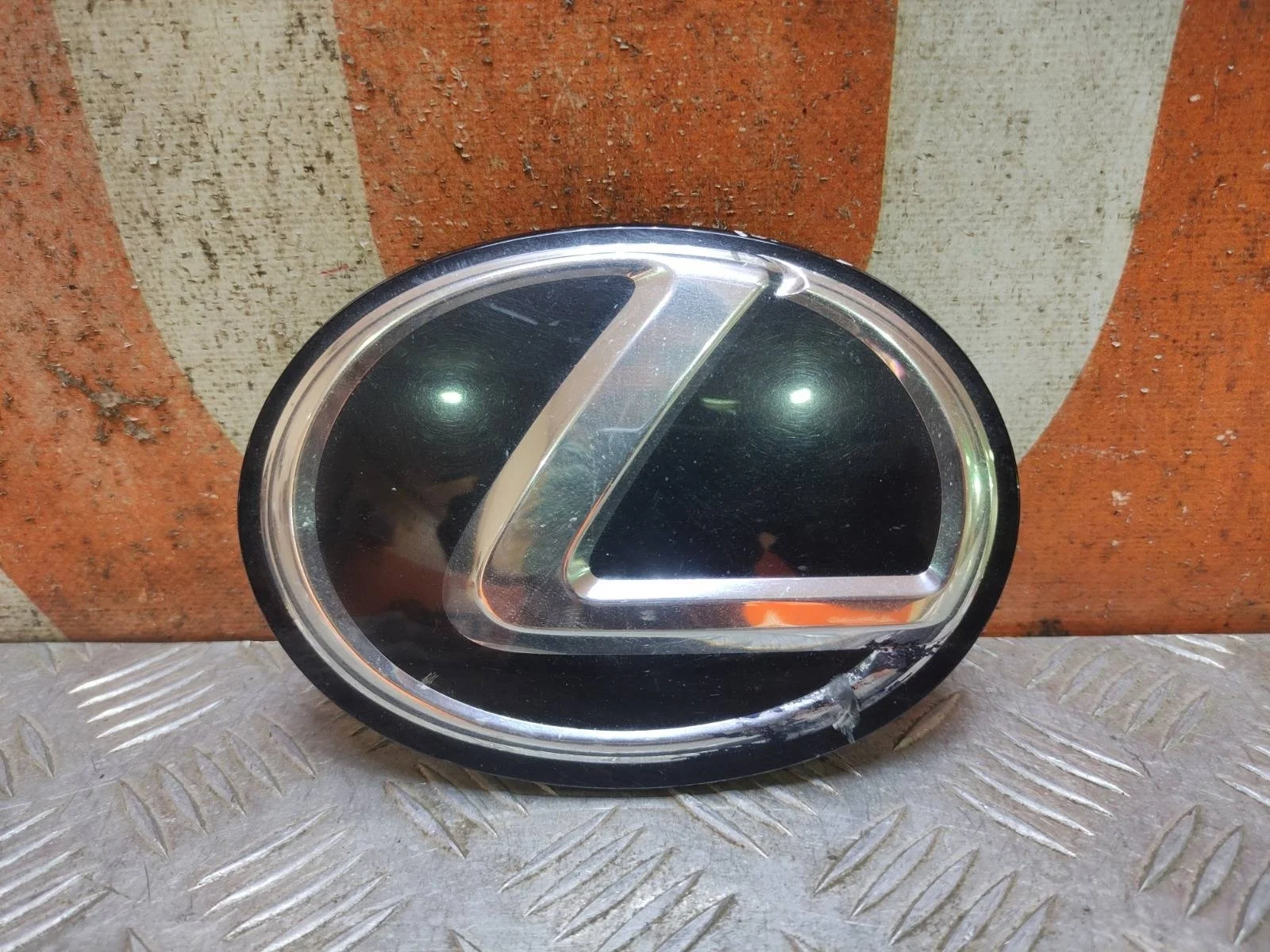Эмблема LEXUS LS 2006-2017 4