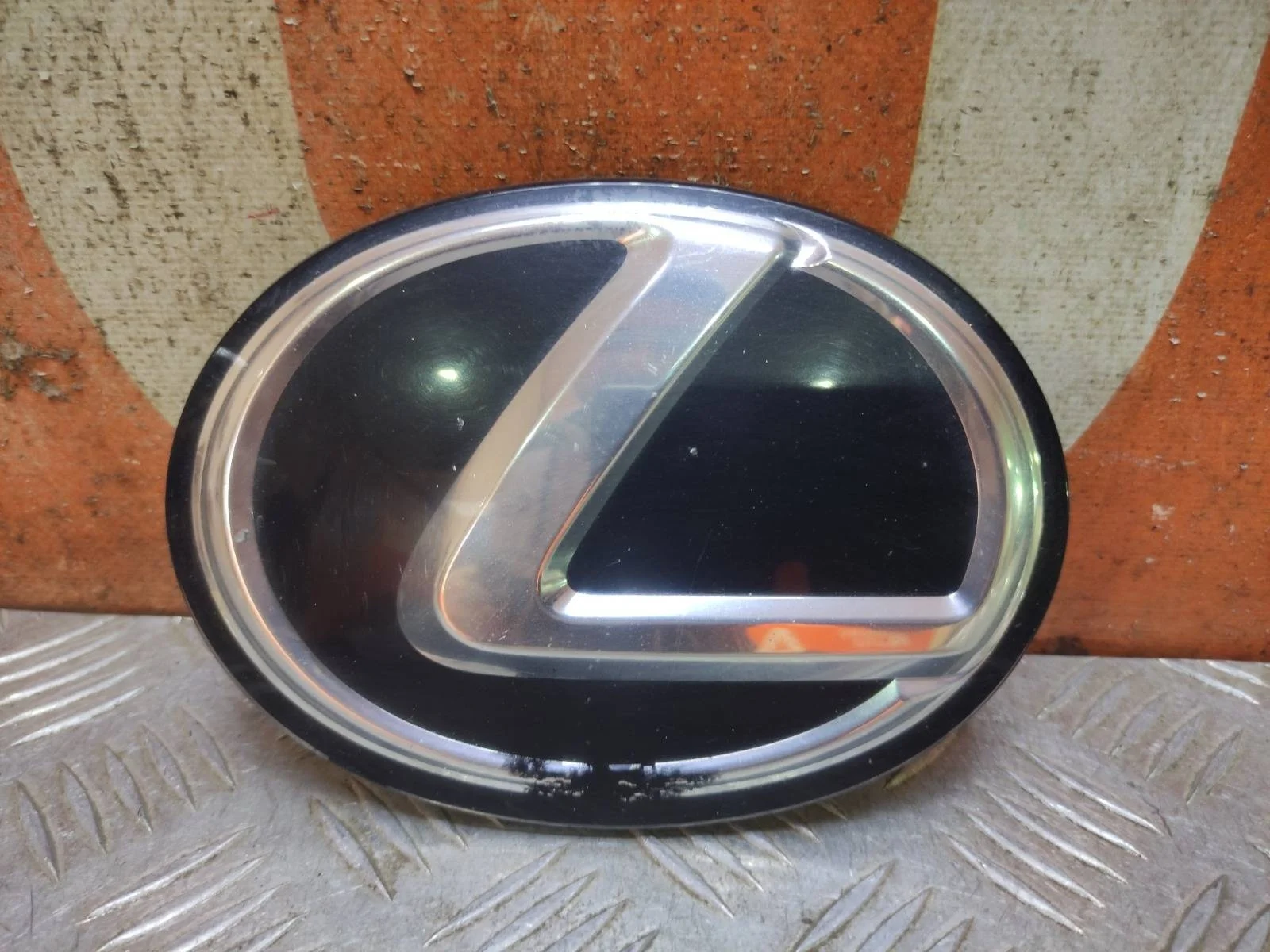 Эмблема LEXUS LS 2006-2017 4