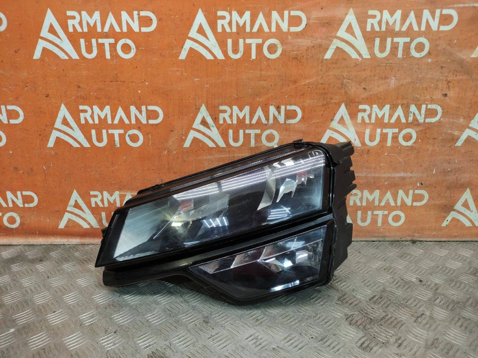 Фара Skoda Karoq 2017-нв