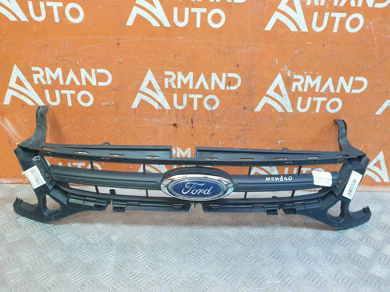 Решетка радиатора Ford Mondeo 2010-2014