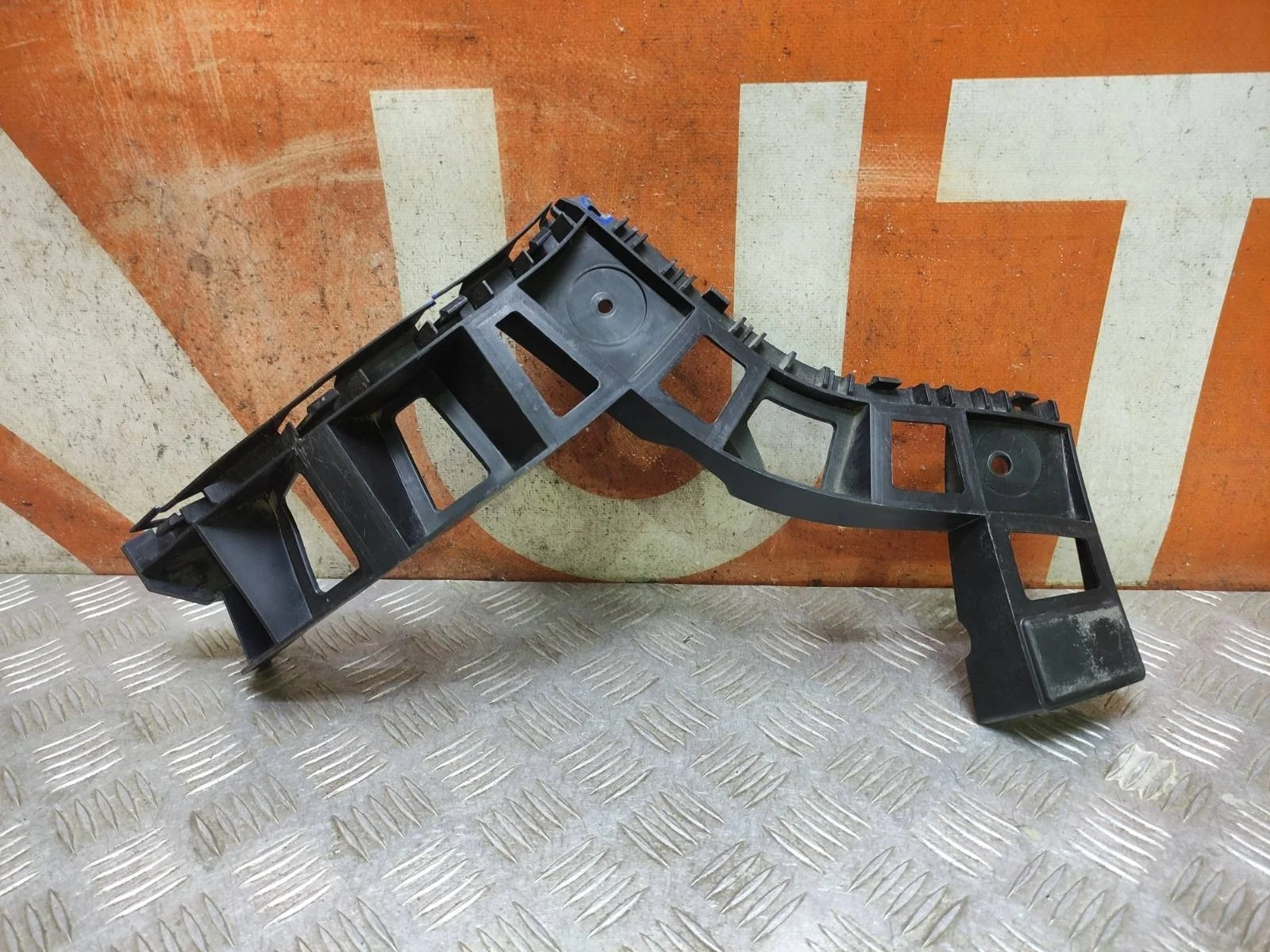 Кронштейн бампера Volkswagen Tiguan 2011-2016