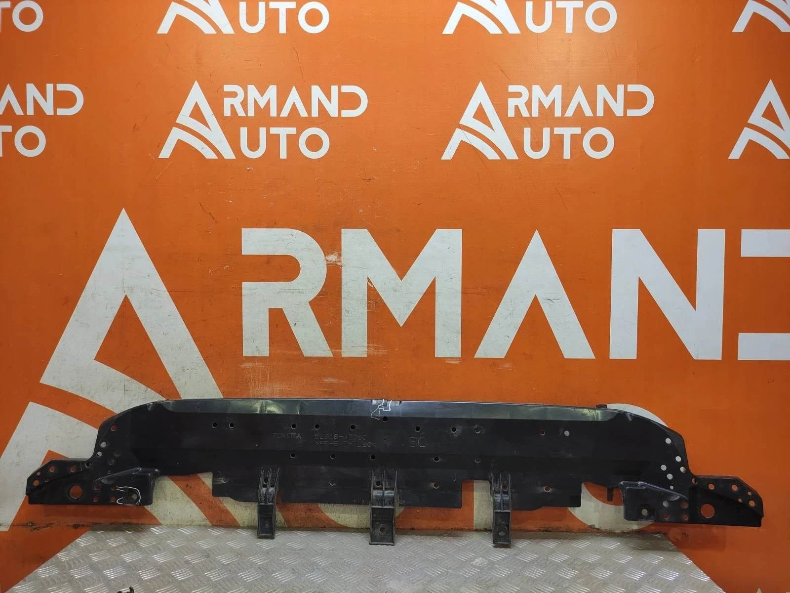 Кронштейн бампера Toyota RAV4 2018-нв 5 XA50