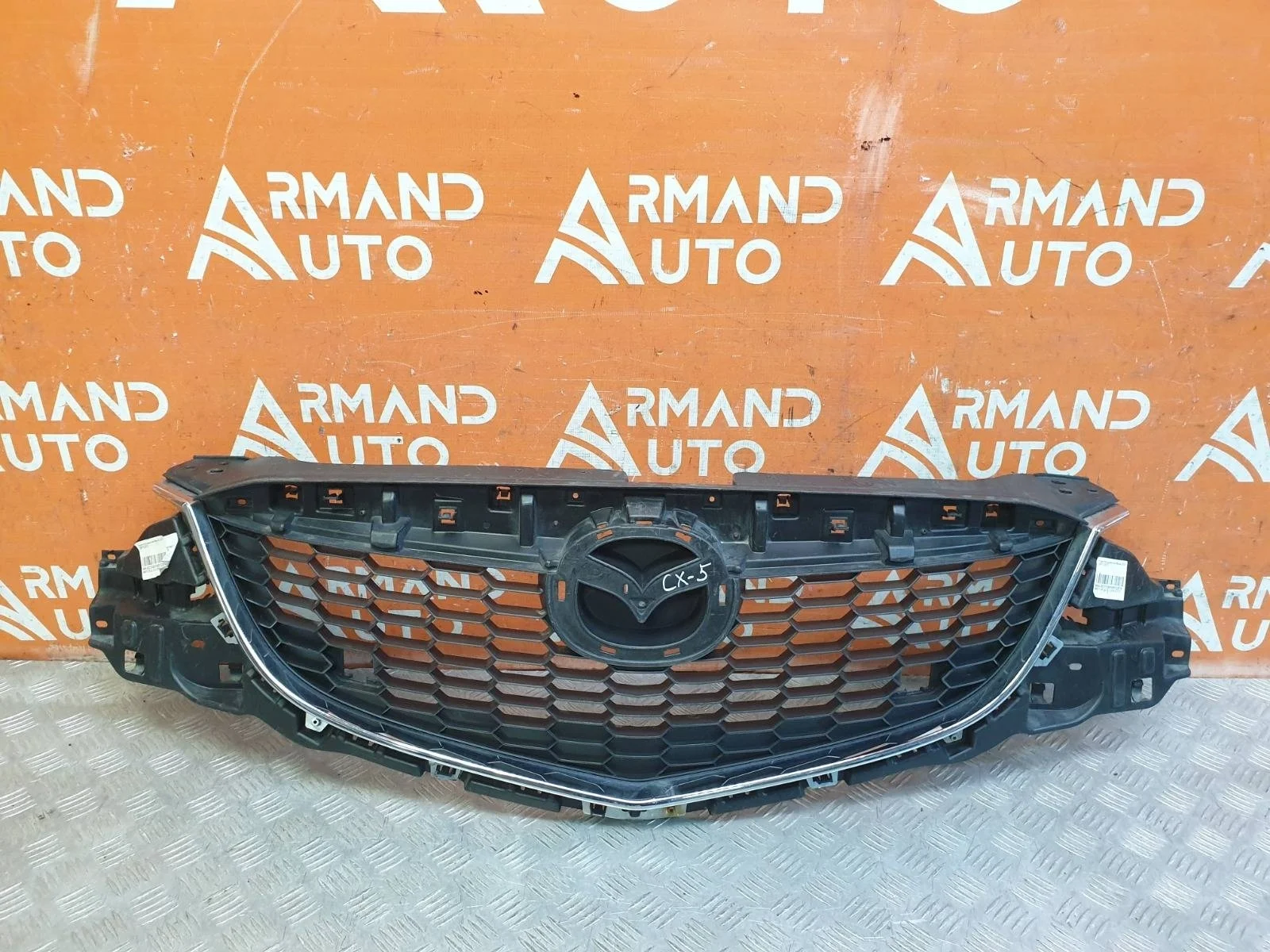 Решетка радиатора Mazda CX-5 2011-2015
