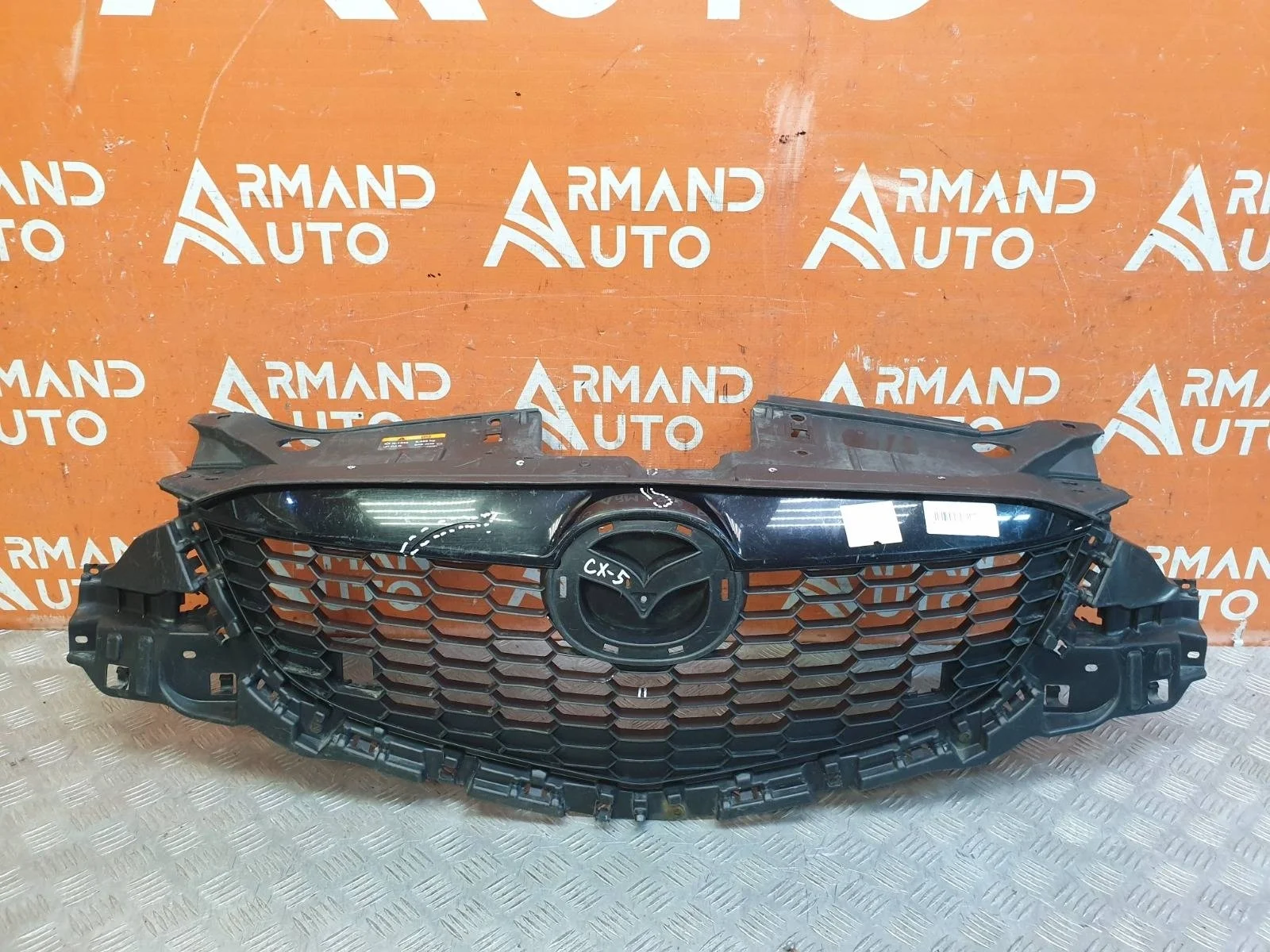 Решетка радиатора Mazda CX-5 2011-2015