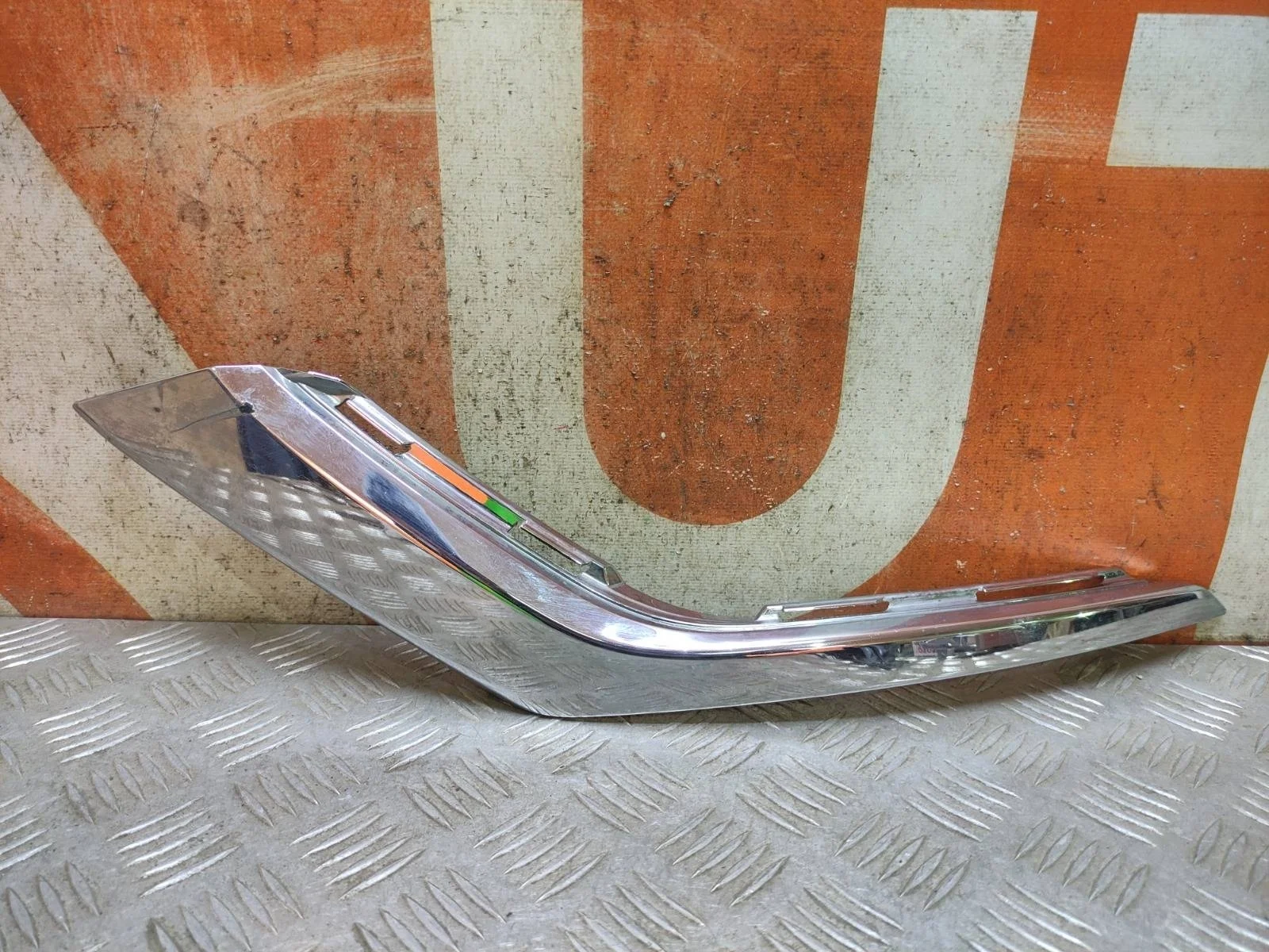 Накладка бампера Mitsubishi OUTLANDER 2015-нв 3