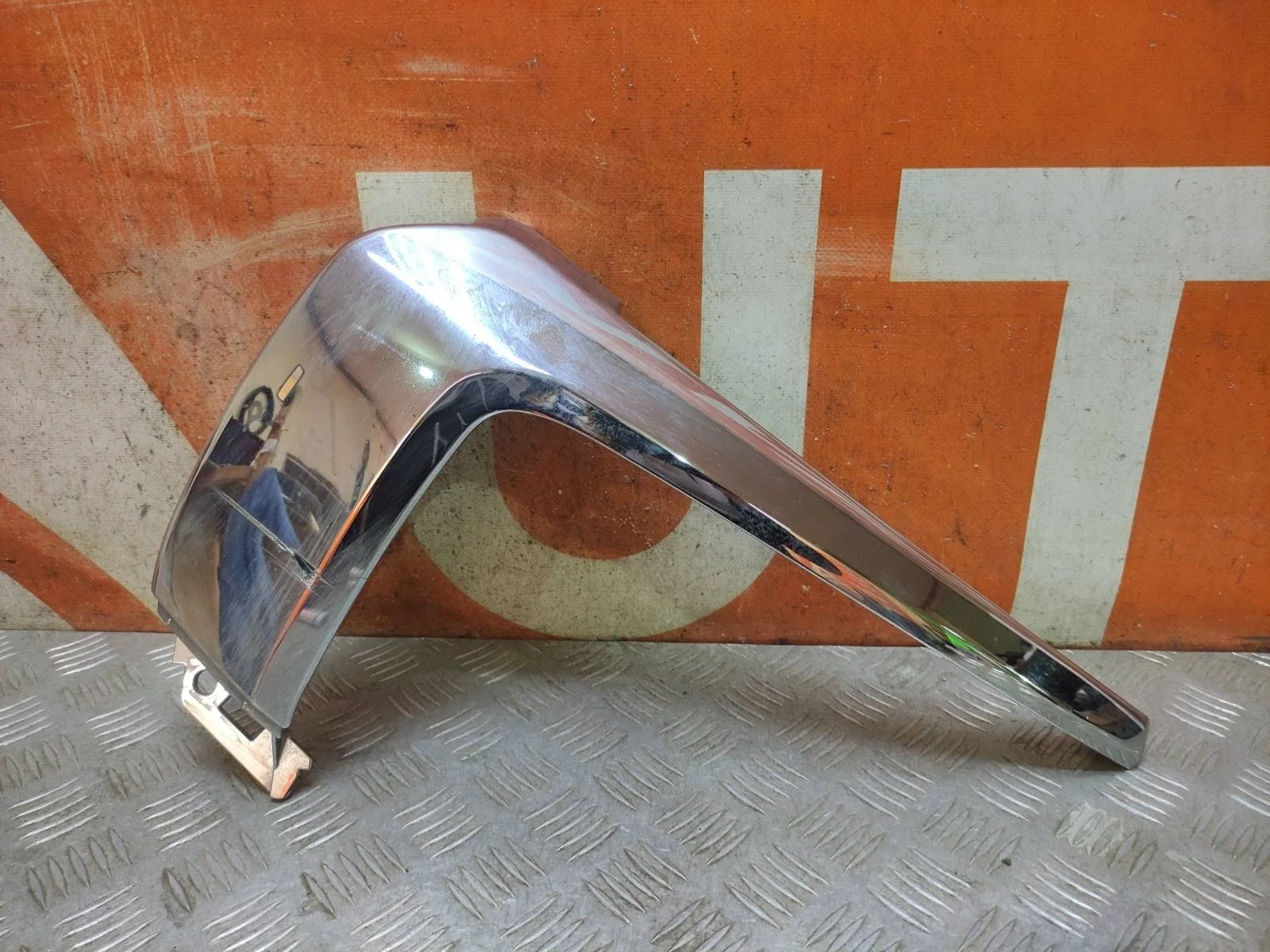 Накладка бампера Mitsubishi OUTLANDER 2015-нв 3