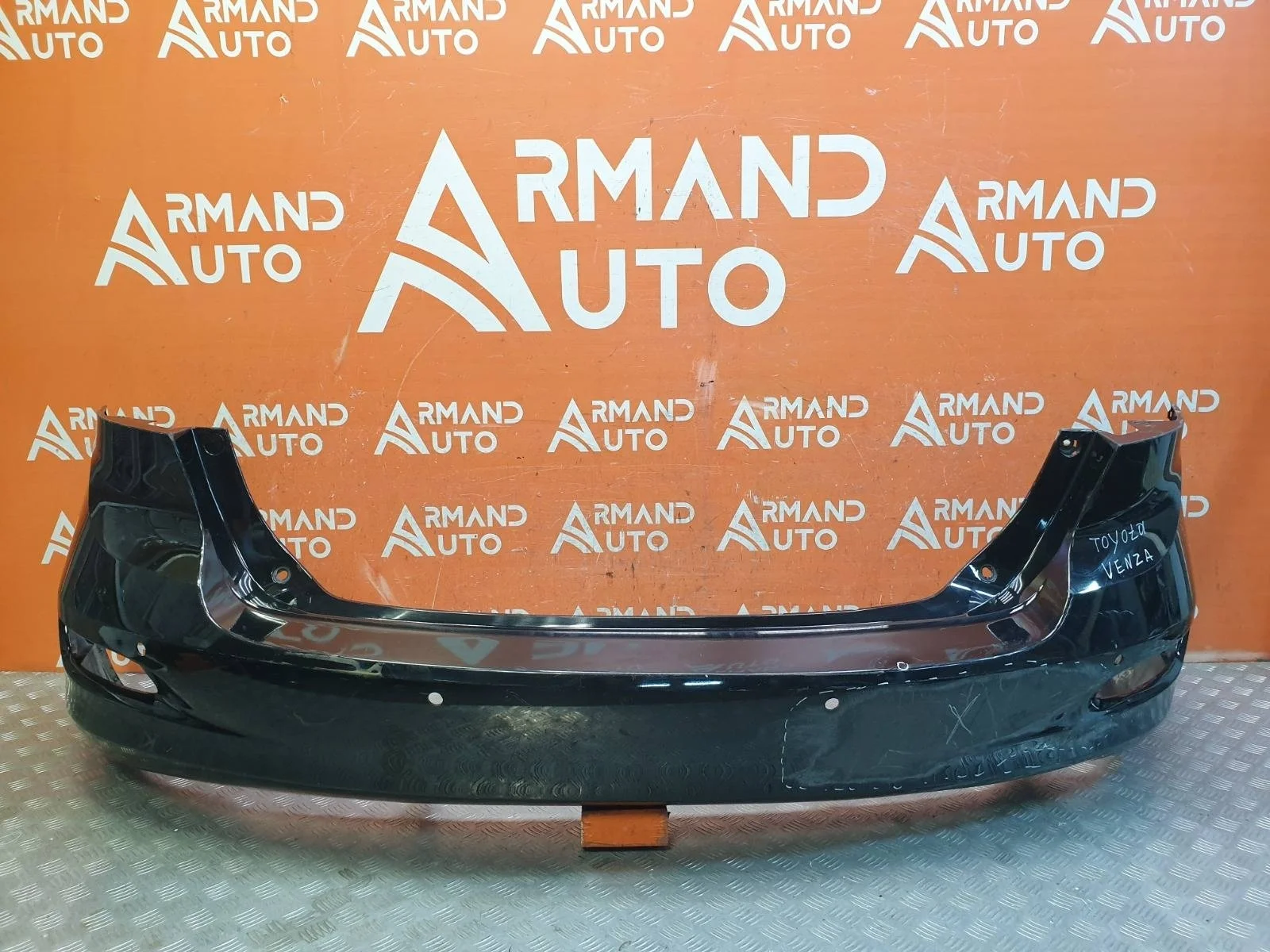 Бампер Toyota Venza 2012-2017