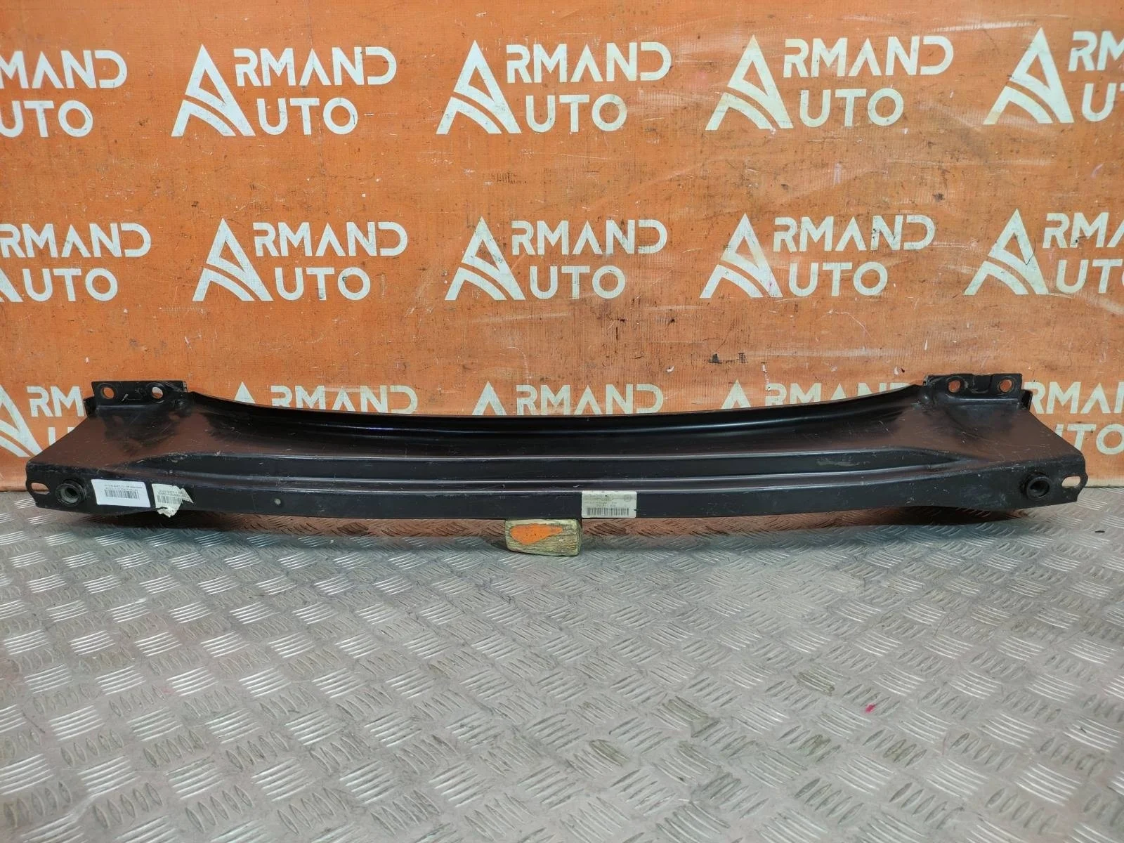 Усилитель бампера Volkswagen Touareg 2010-2018