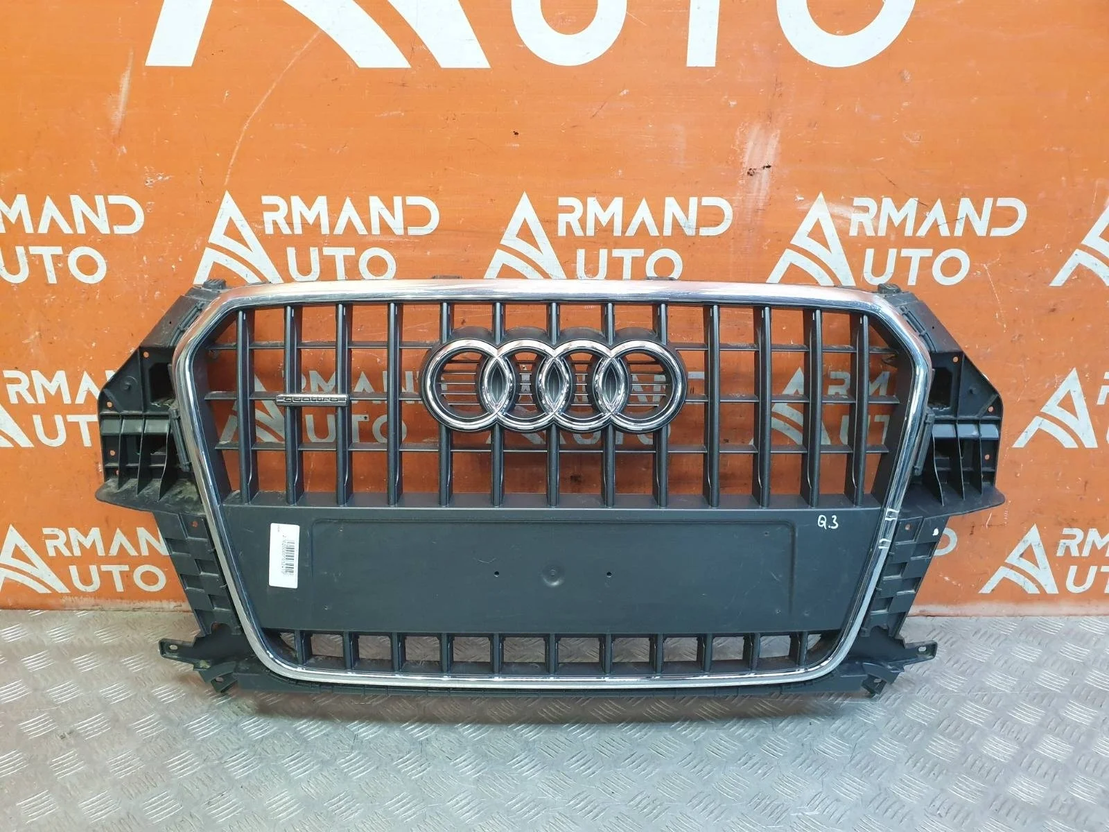 Решетка радиатора Audi Q3 2011-2014 8U
