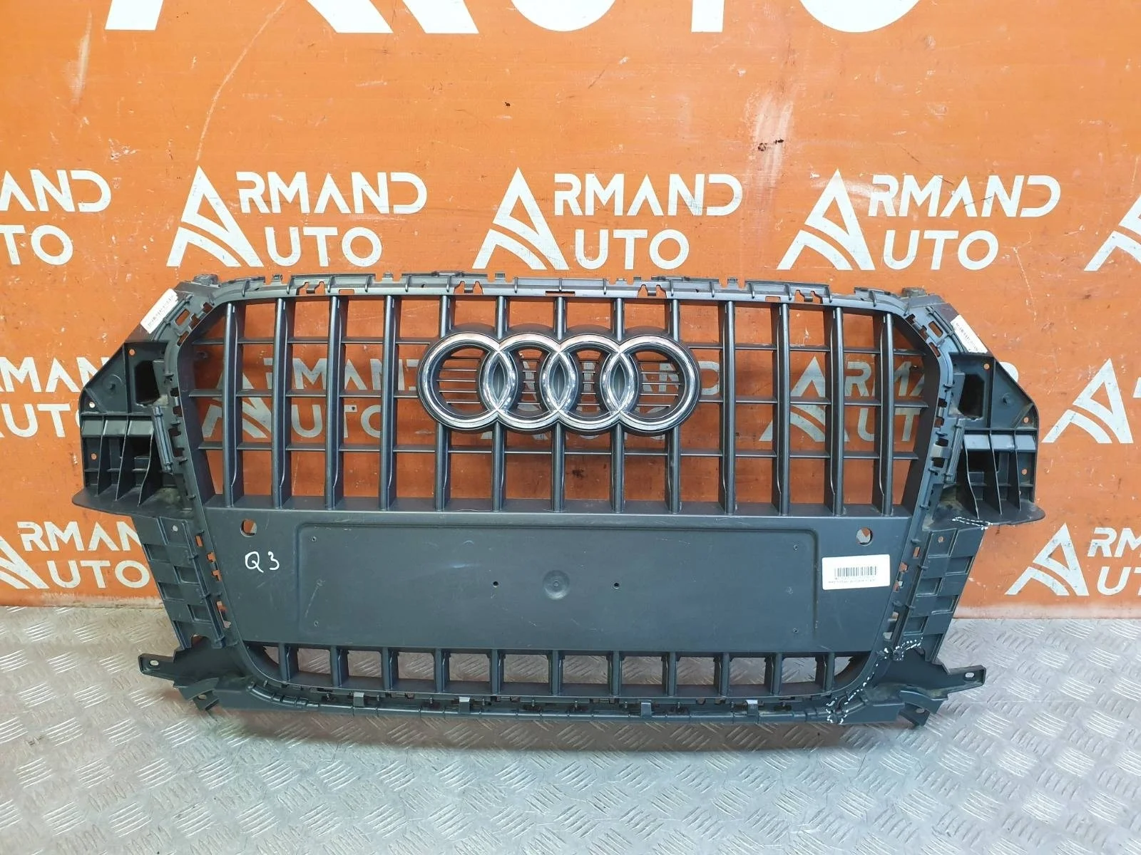 Решетка радиатора Audi Q3 2011-2014 8U