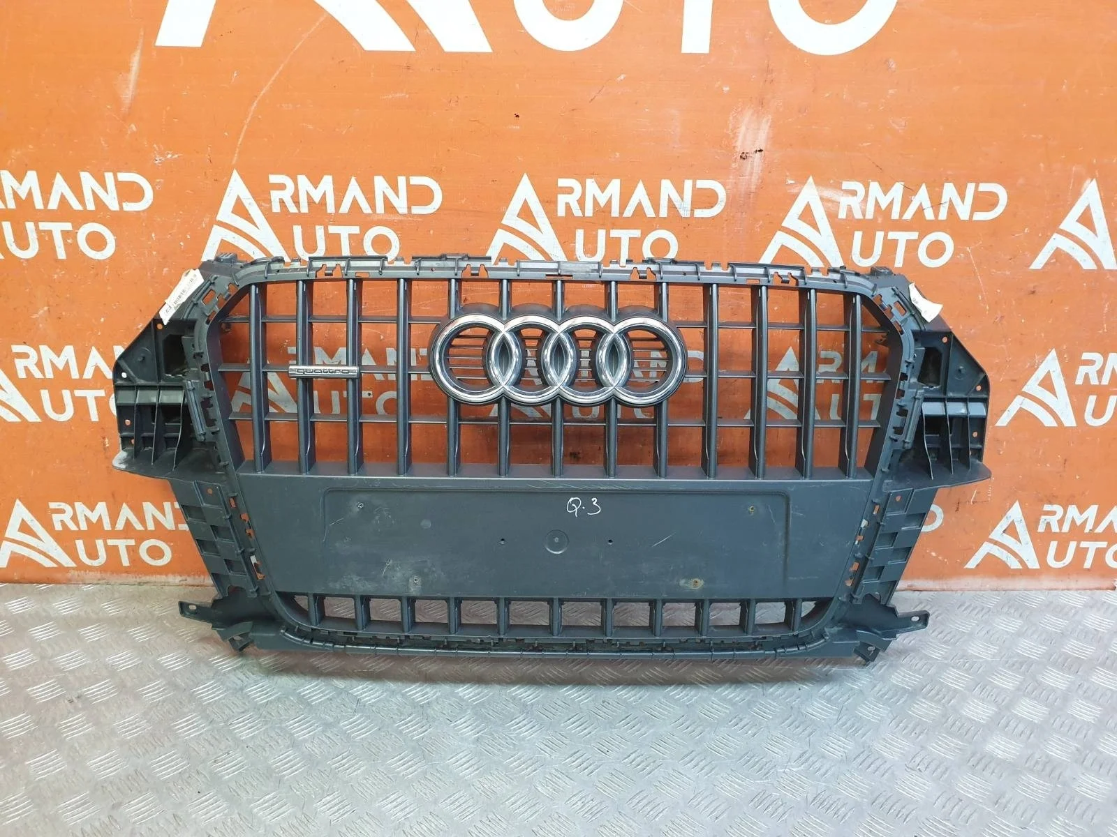 Решетка радиатора Audi Q3 2011-2014 8U