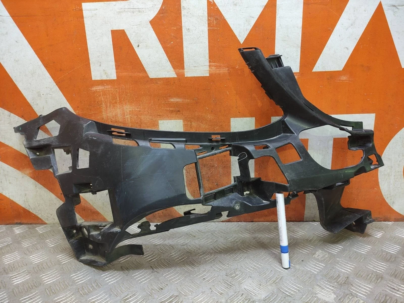 Кронштейн бампера Mercedes -Class 2016-2020 W213