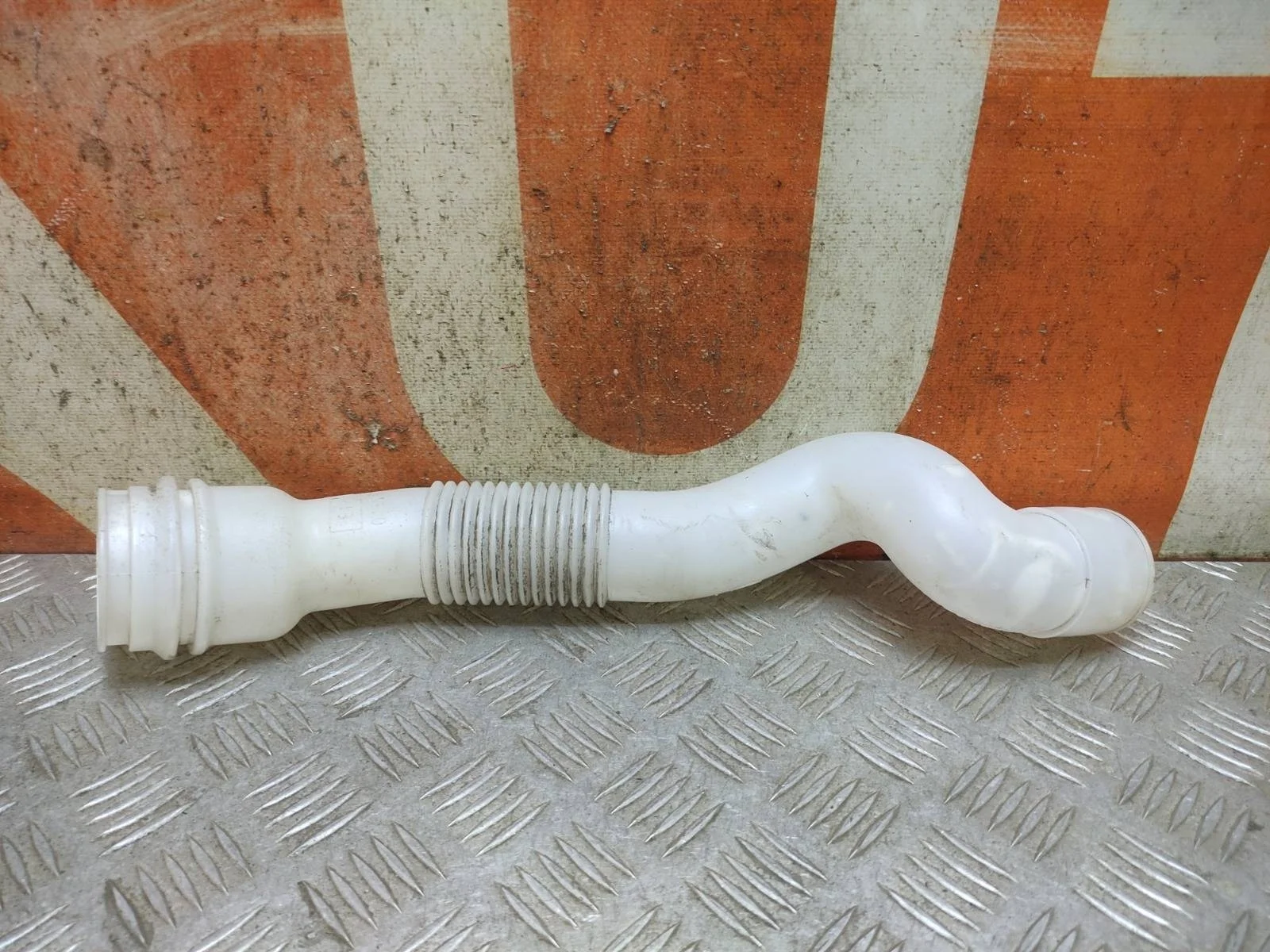 Заливная горловина бачка омывателя Mercedes ML GLE-Class 2011-2018 W166