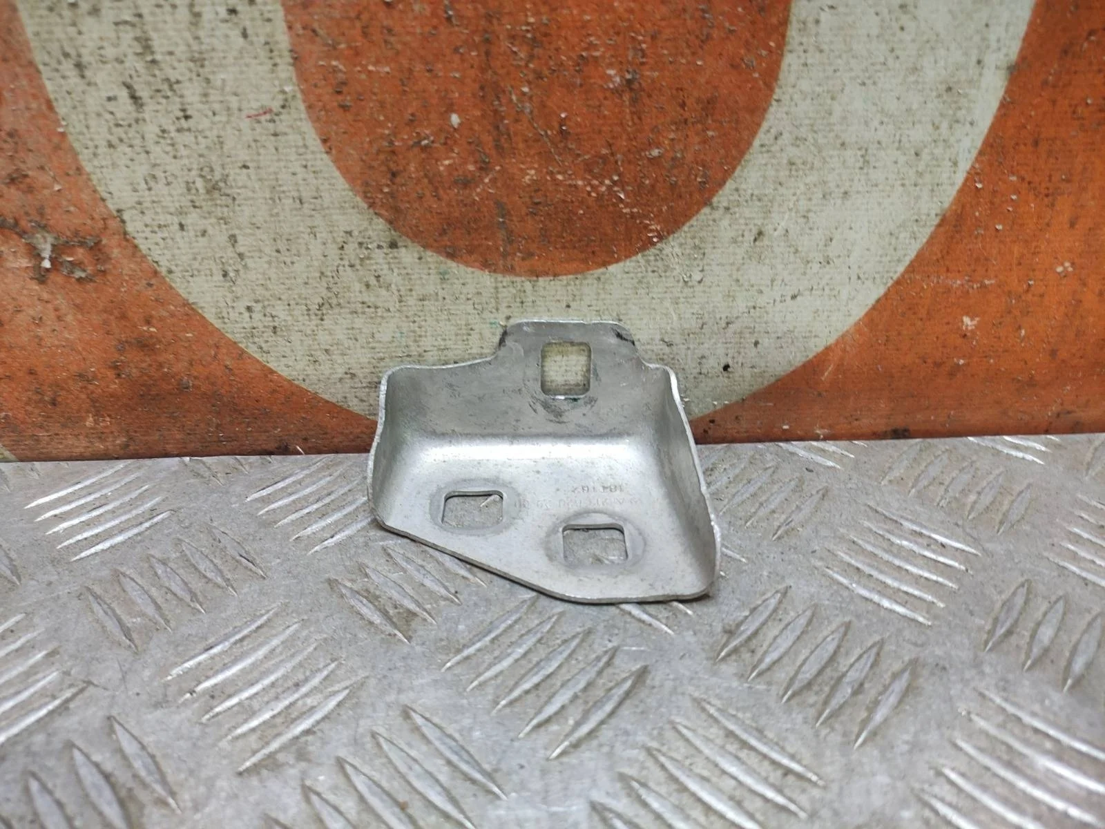 Кронштейн фары Mercedes -Class 2016-нв W213, S213, C238