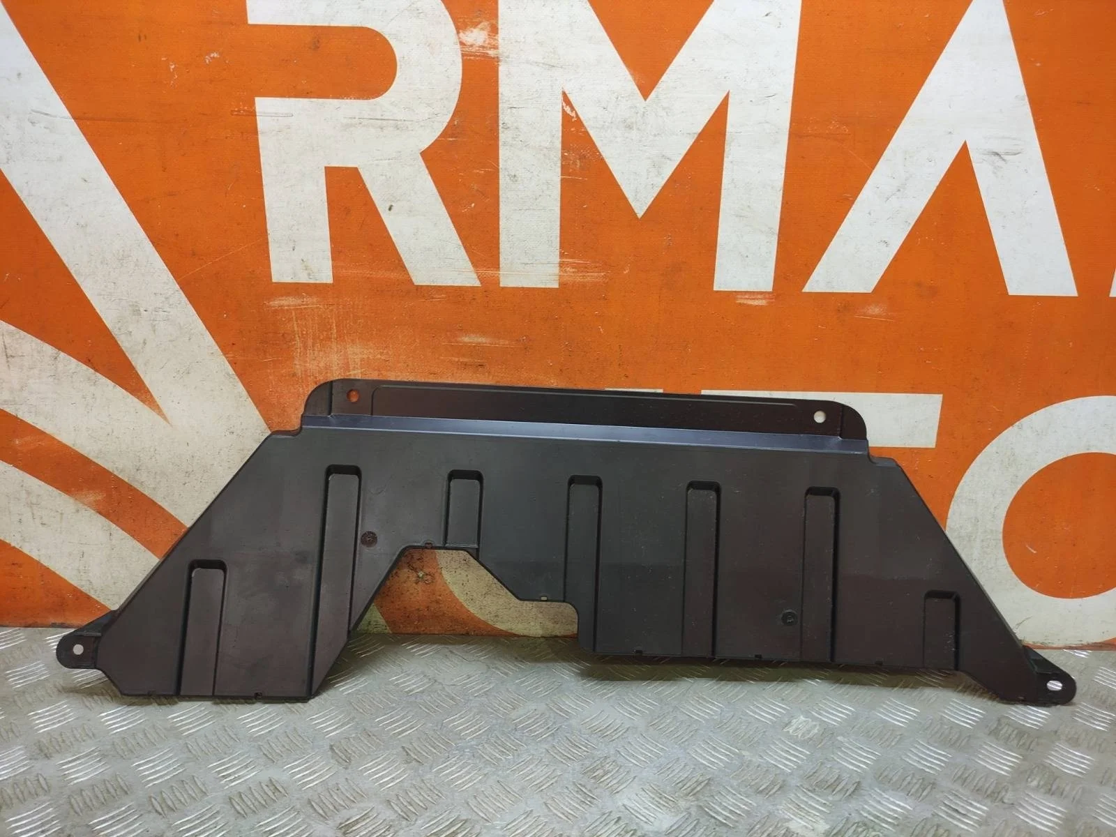 Пыльник двигателя Mitsubishi Outlander 2012-нв 3