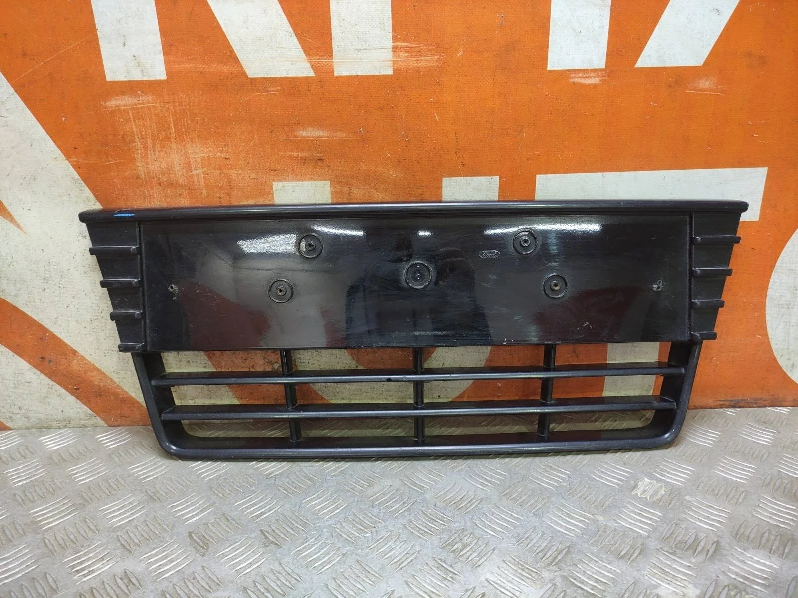Решетка бампера Ford Focus 2011-2015 3