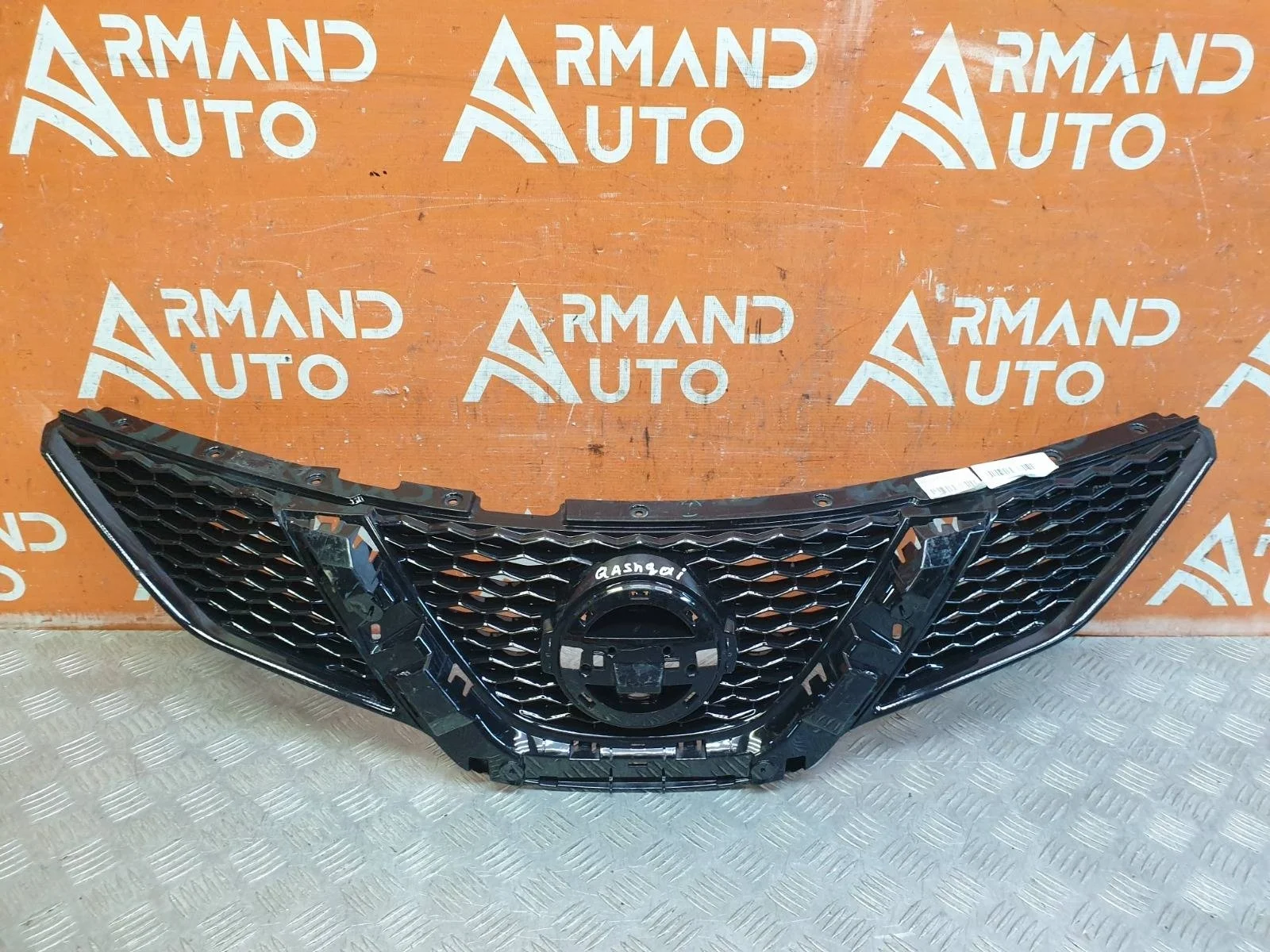 Решетка радиатора Nissan Qashqai 2013-2019 j11